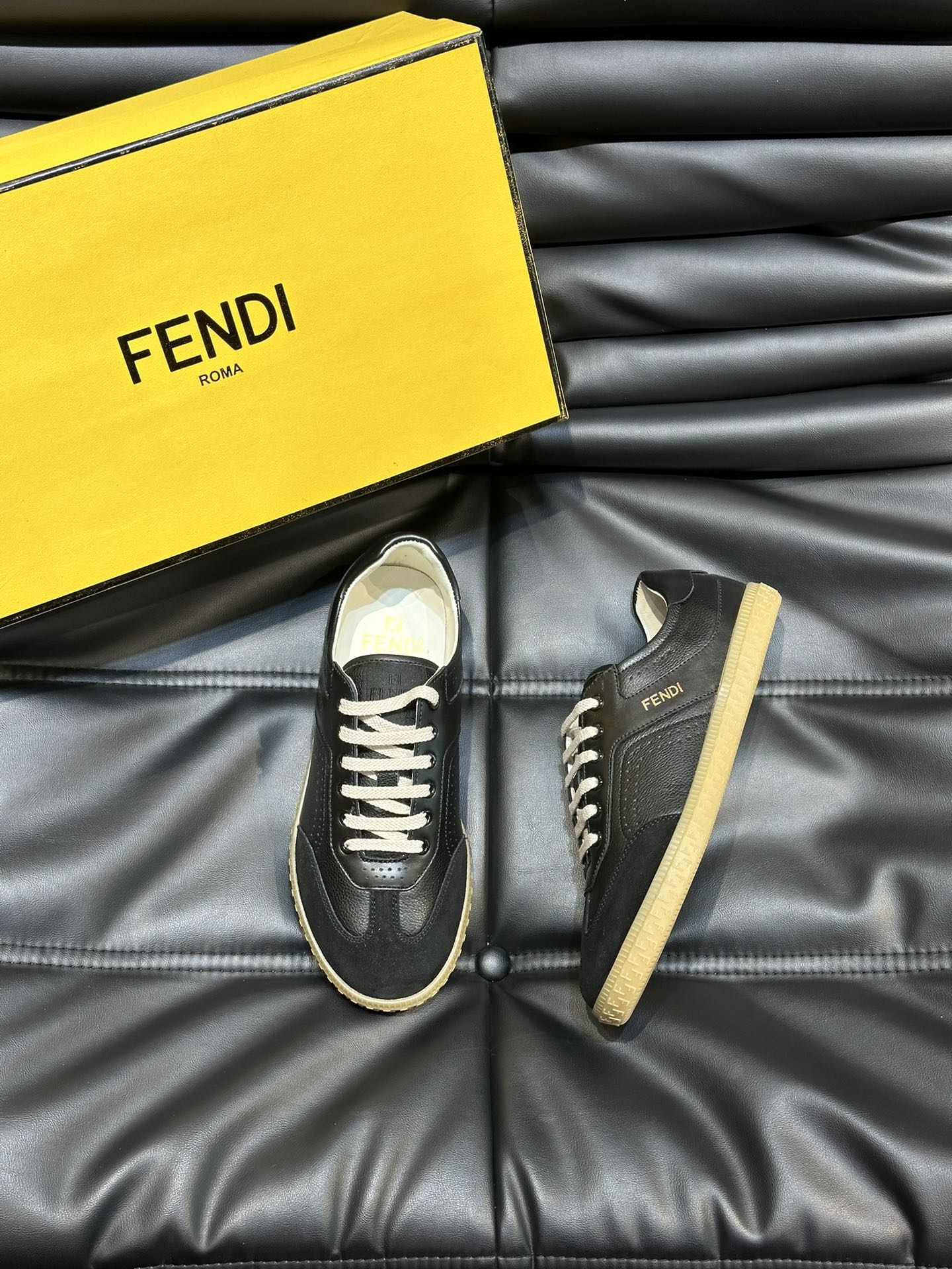 펜디 FENDI 스니커즈