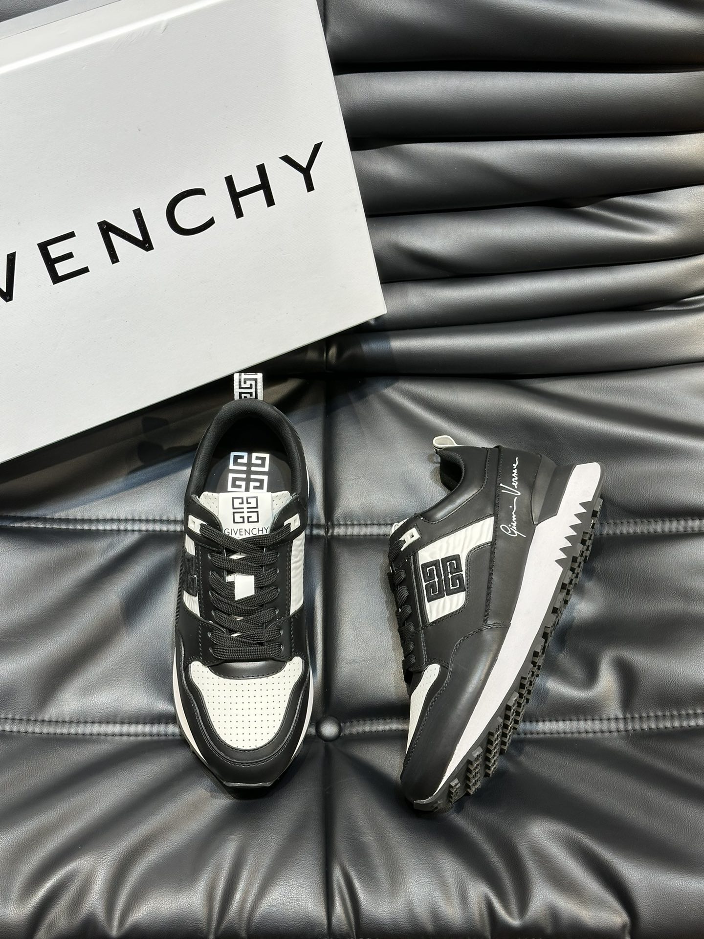 지방시 Givenchy 스니커즈