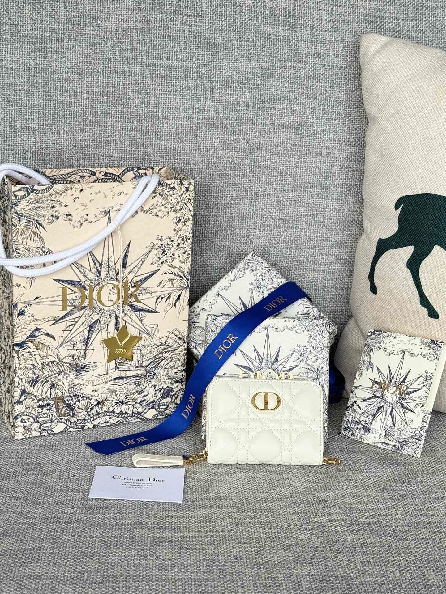 디올 Dior New Dior Caro 카드 케이스 11CM