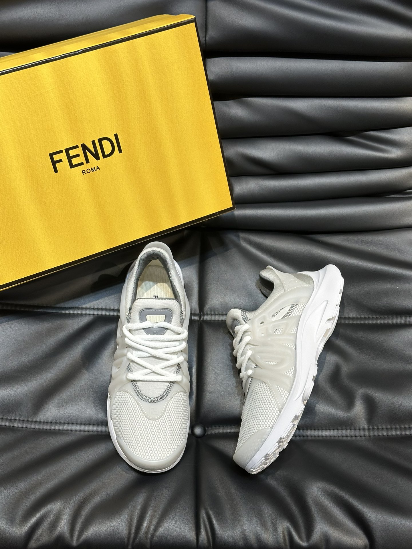 펜디 FENDI 스니커즈