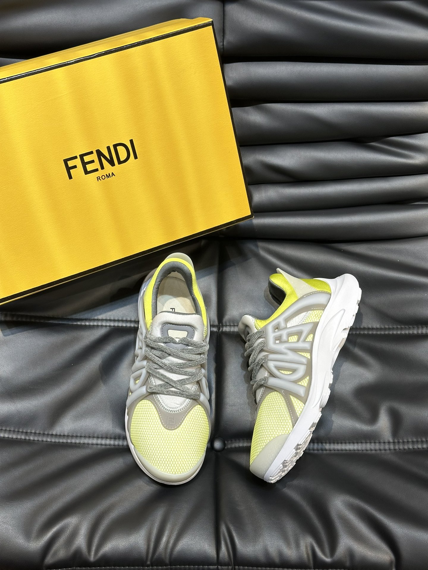 펜디 FENDI 스니커즈