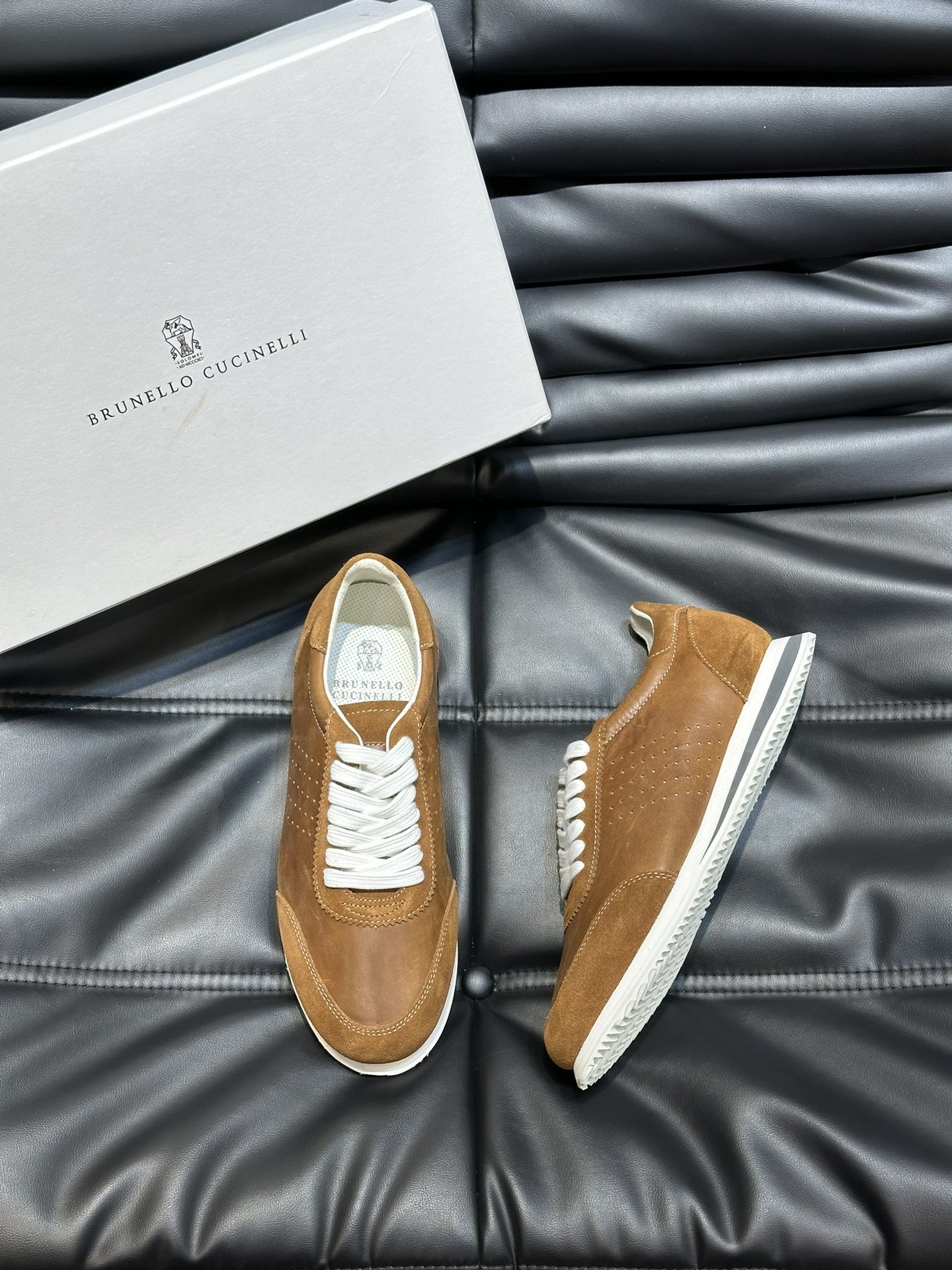 Brunello Cucinelli 스니커즈