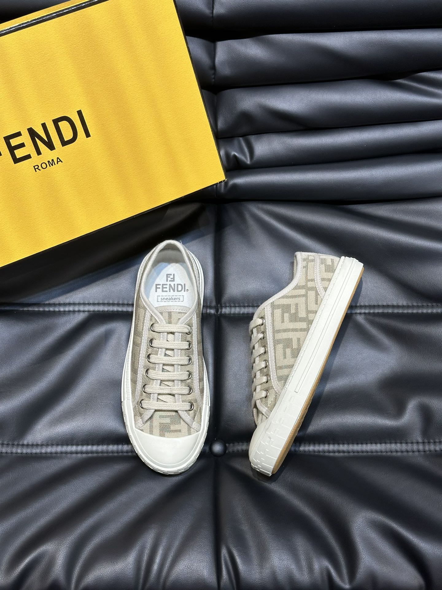 펜디 FENDI Domino 스니커즈
