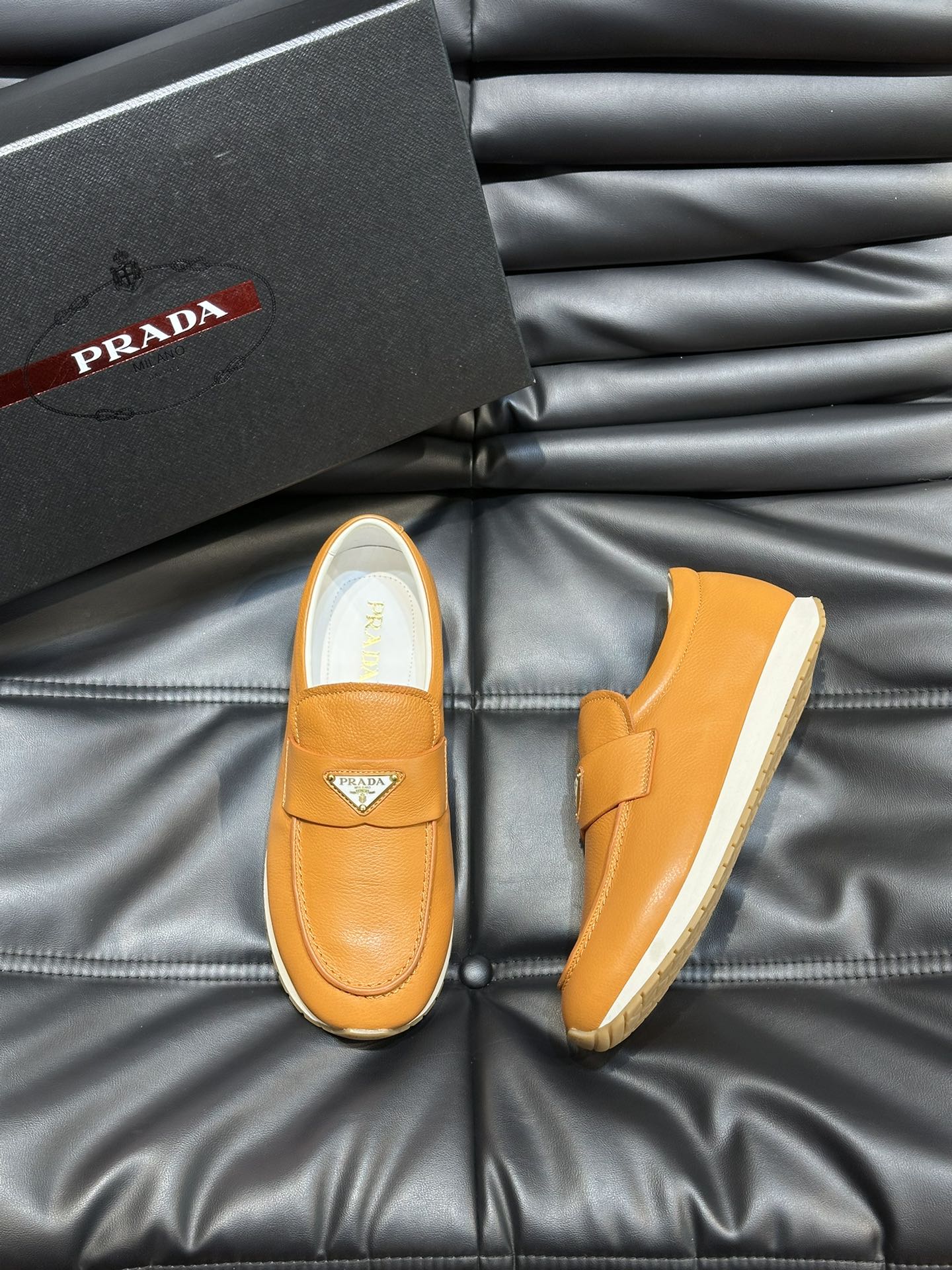 프라다 Prada 스니커즈