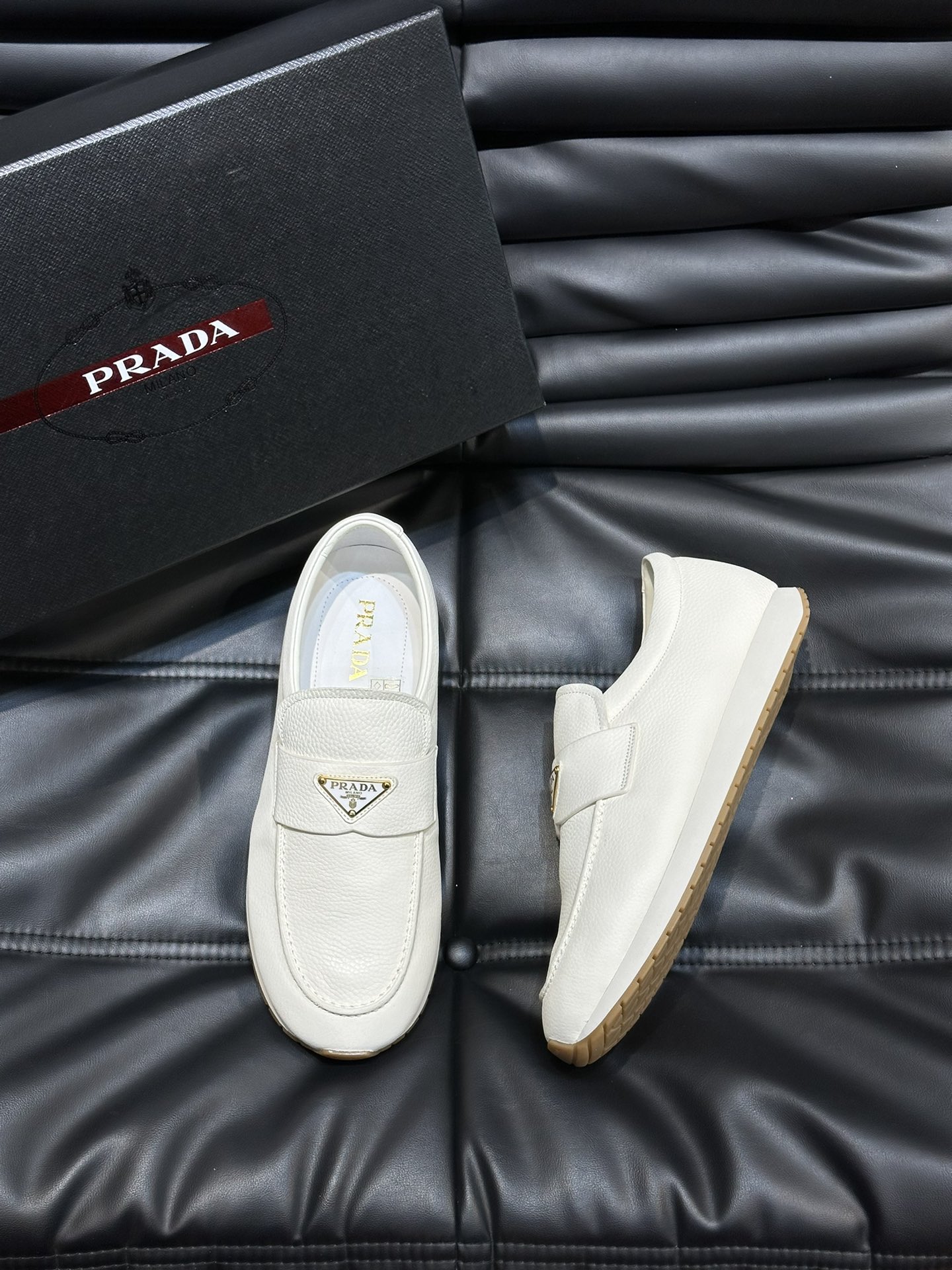 프라다 Prada 스니커즈