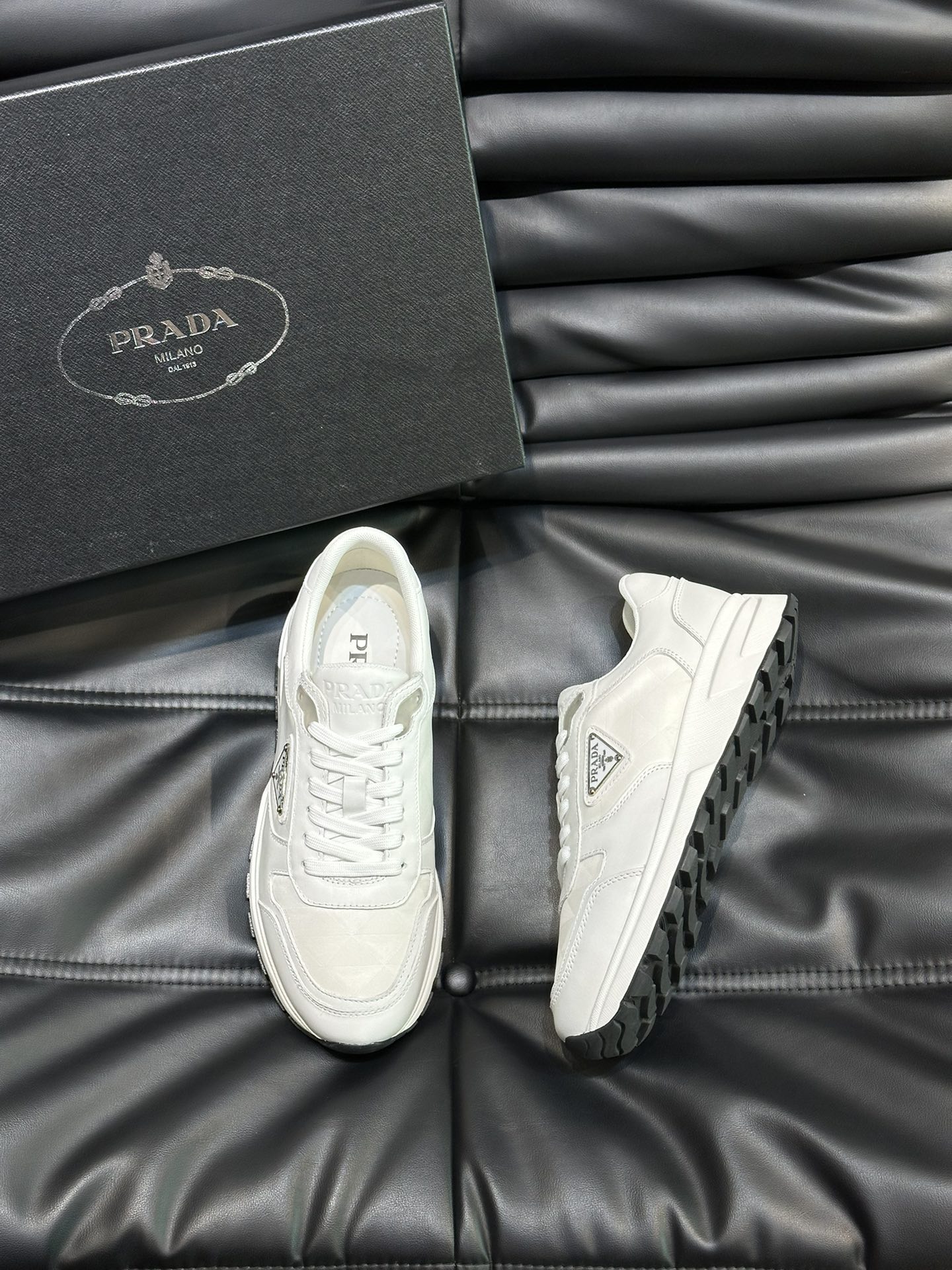 프라다 Prada 스니커즈