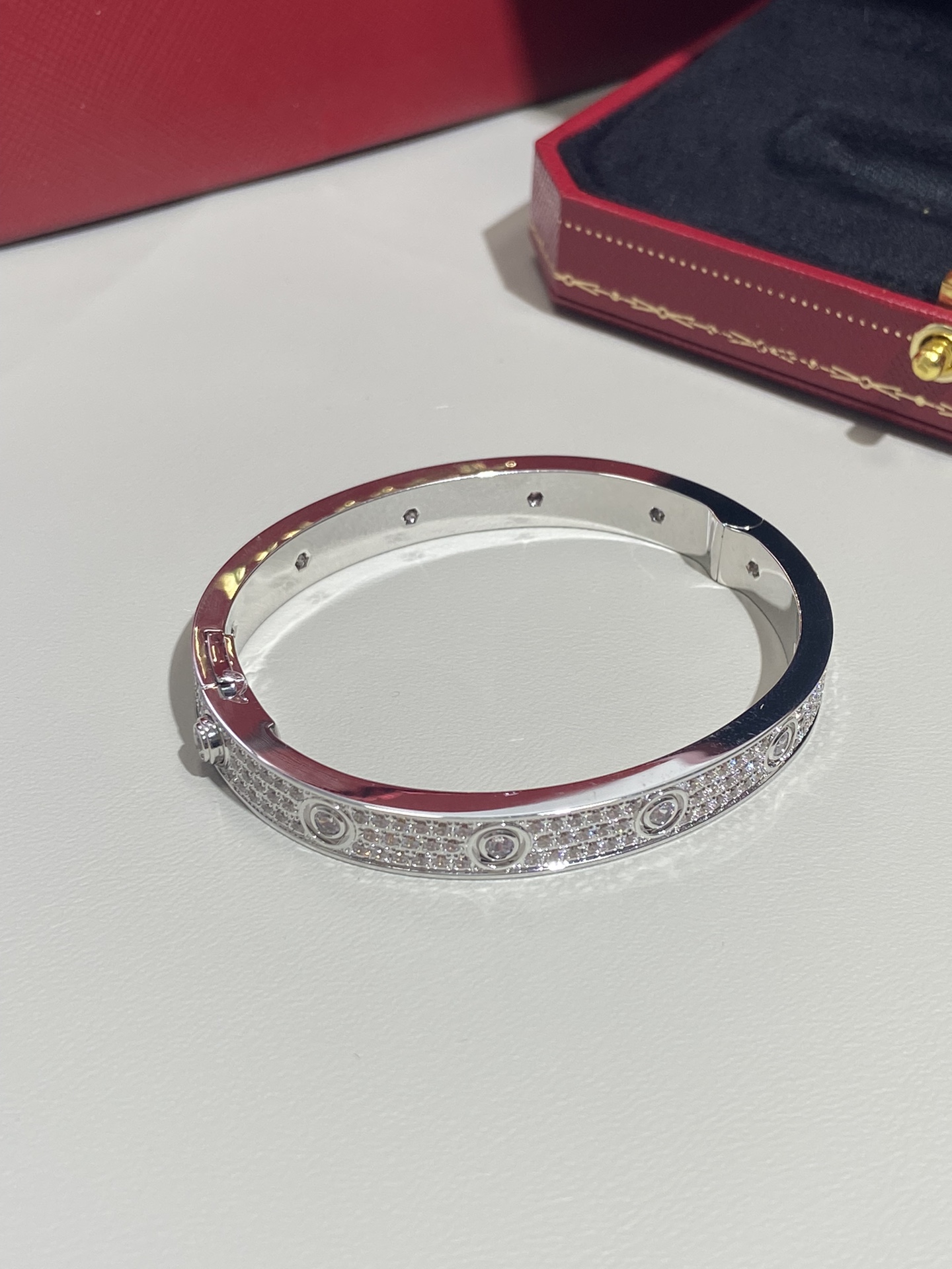 까르띠에 Cartier LOVE 러브 팔찌 화이트 골드