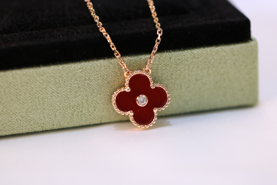 반클리프 Van Cleef & Arpels 목걸이