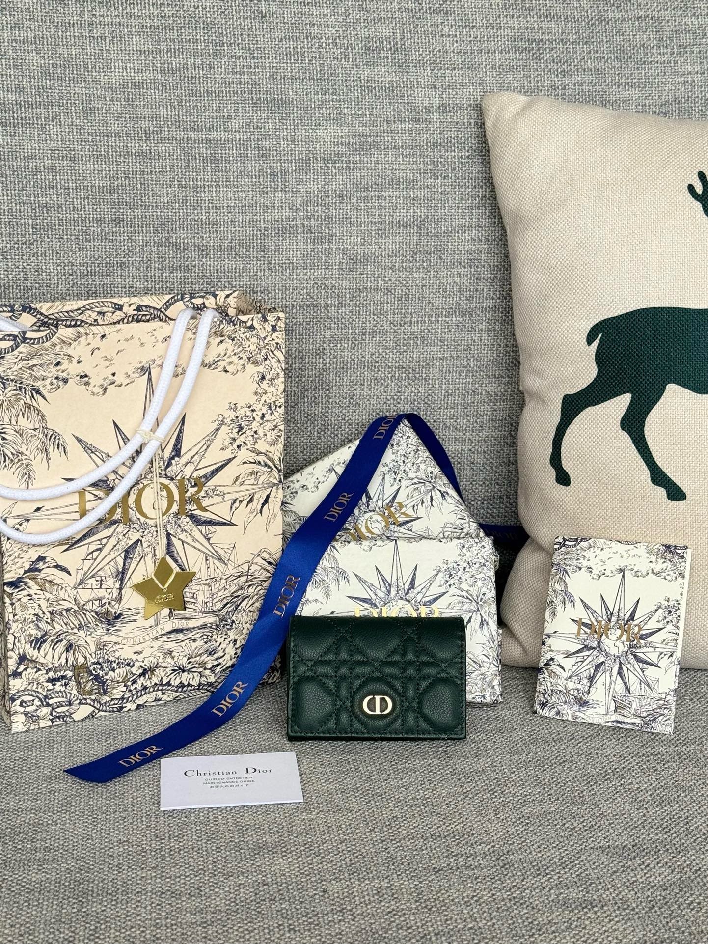 디올 Dior 30 Montaigne Glycine S5132UWHC-M30G 동전지갑 11CM