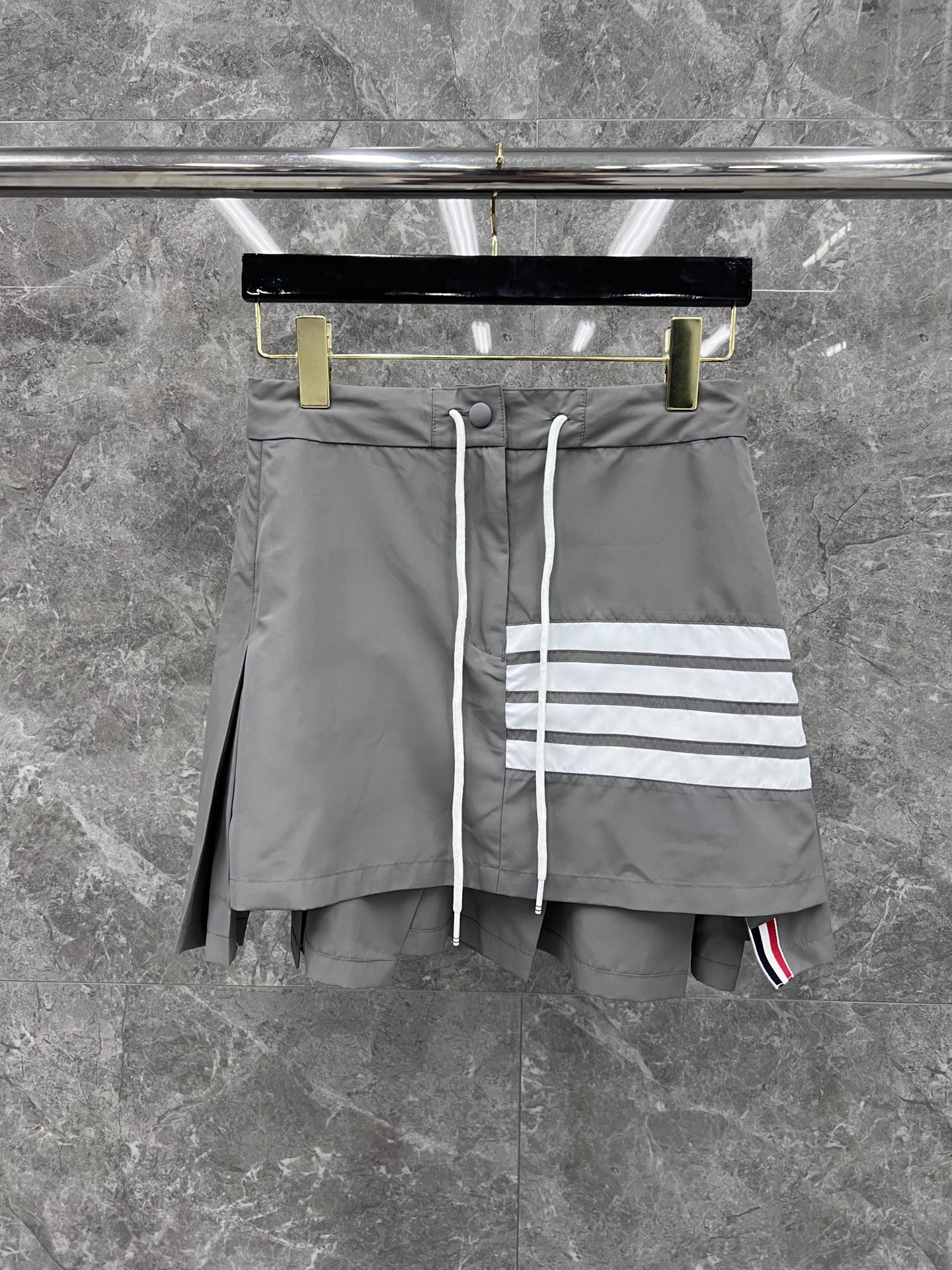 [대리석집] 톰브라운 Thom Browne 치마