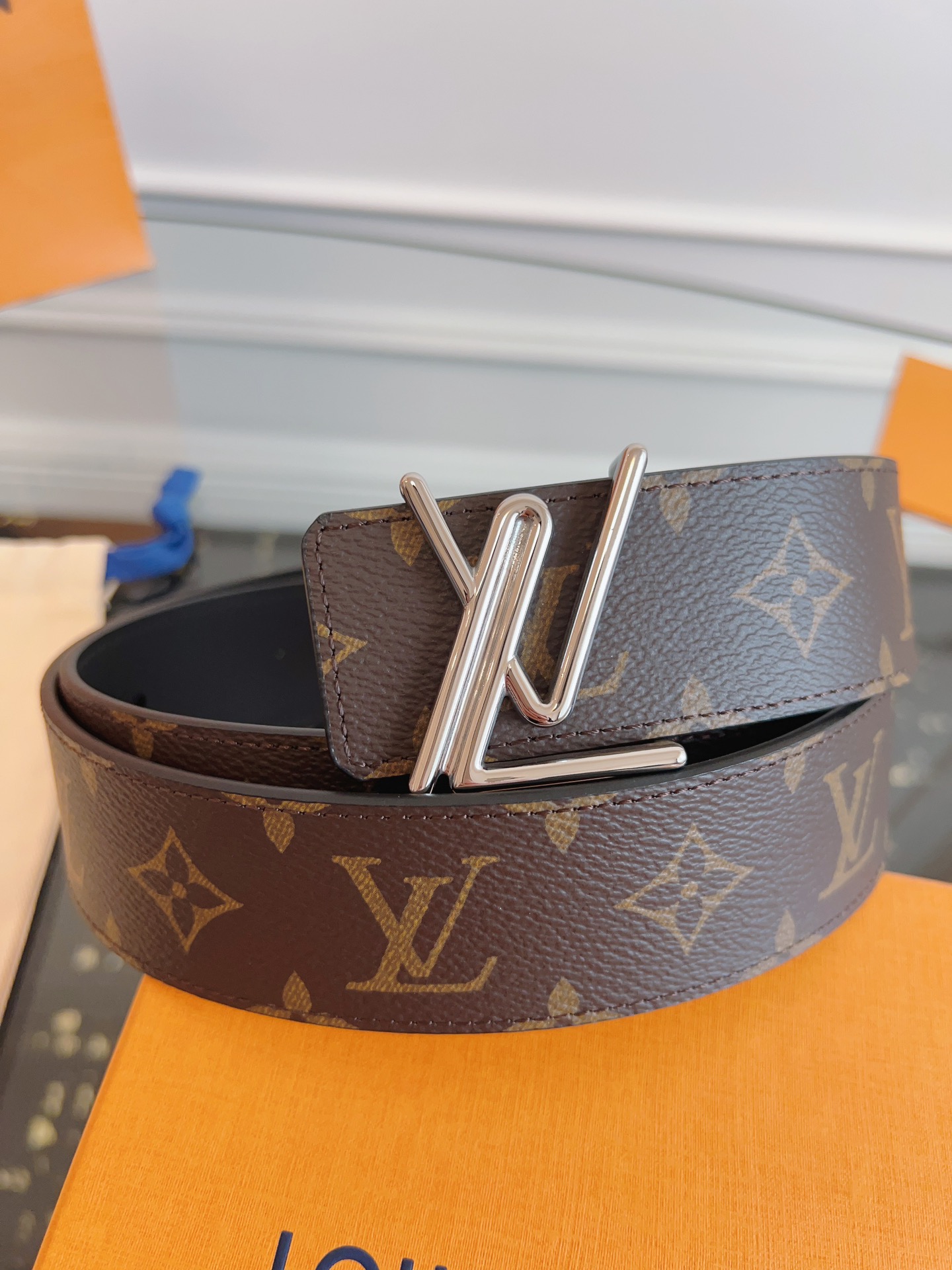 루이비통 Louis Vuitton 벨트 40mm