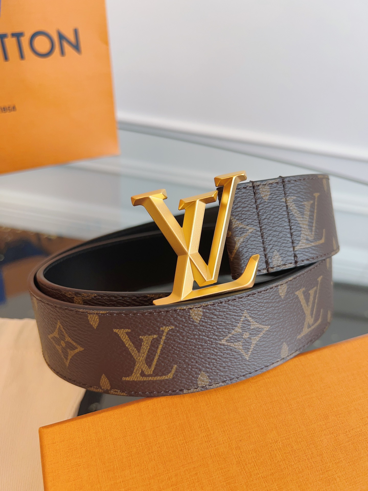 루이비통 Louis Vuitton 벨트 40mm