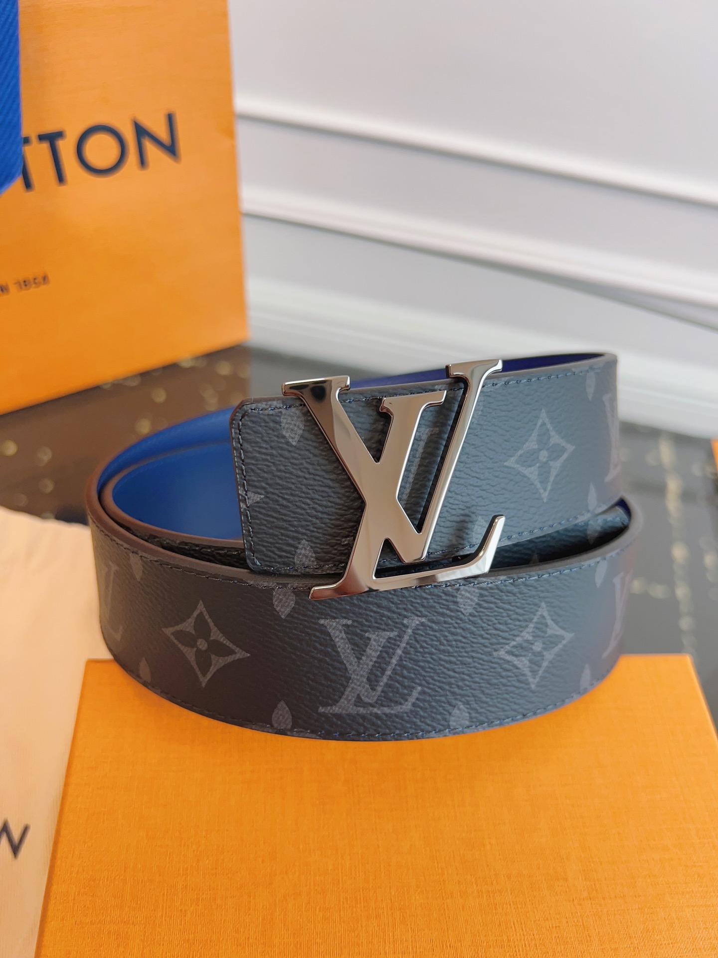 루이비통 Louis Vuitton 벨트 40mm