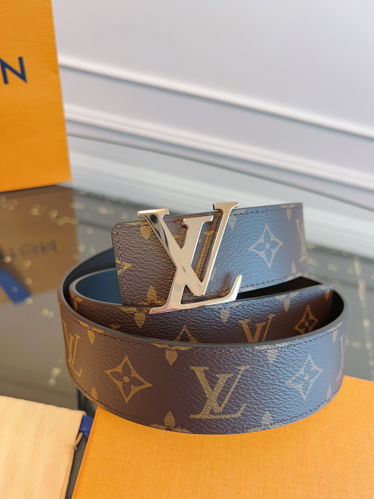 루이비통 Louis Vuitton 벨트 40mm