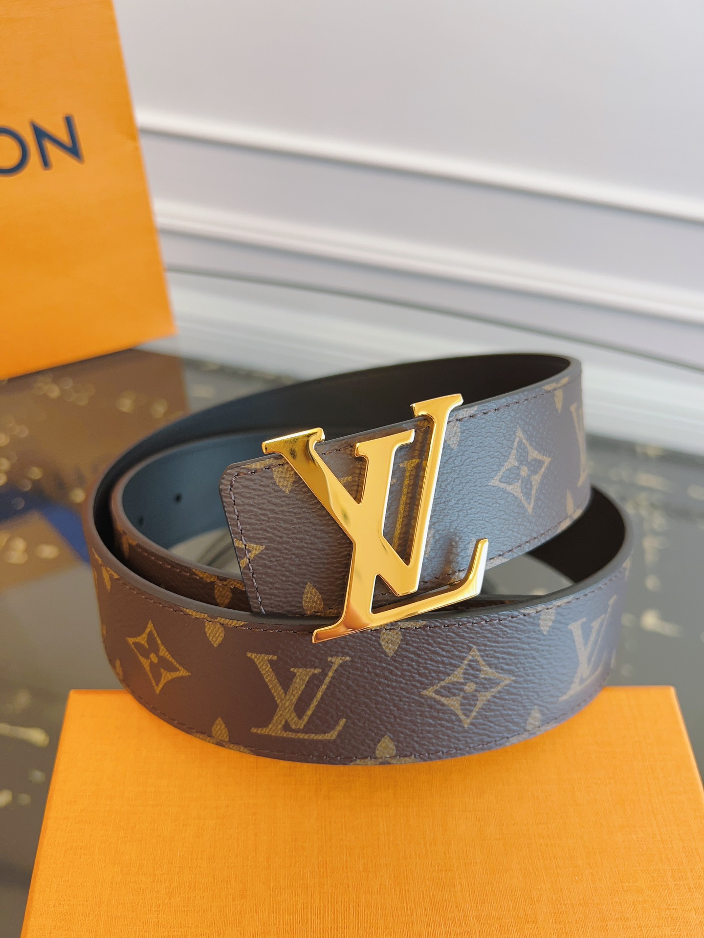 루이비통 Louis Vuitton 벨트 40mm