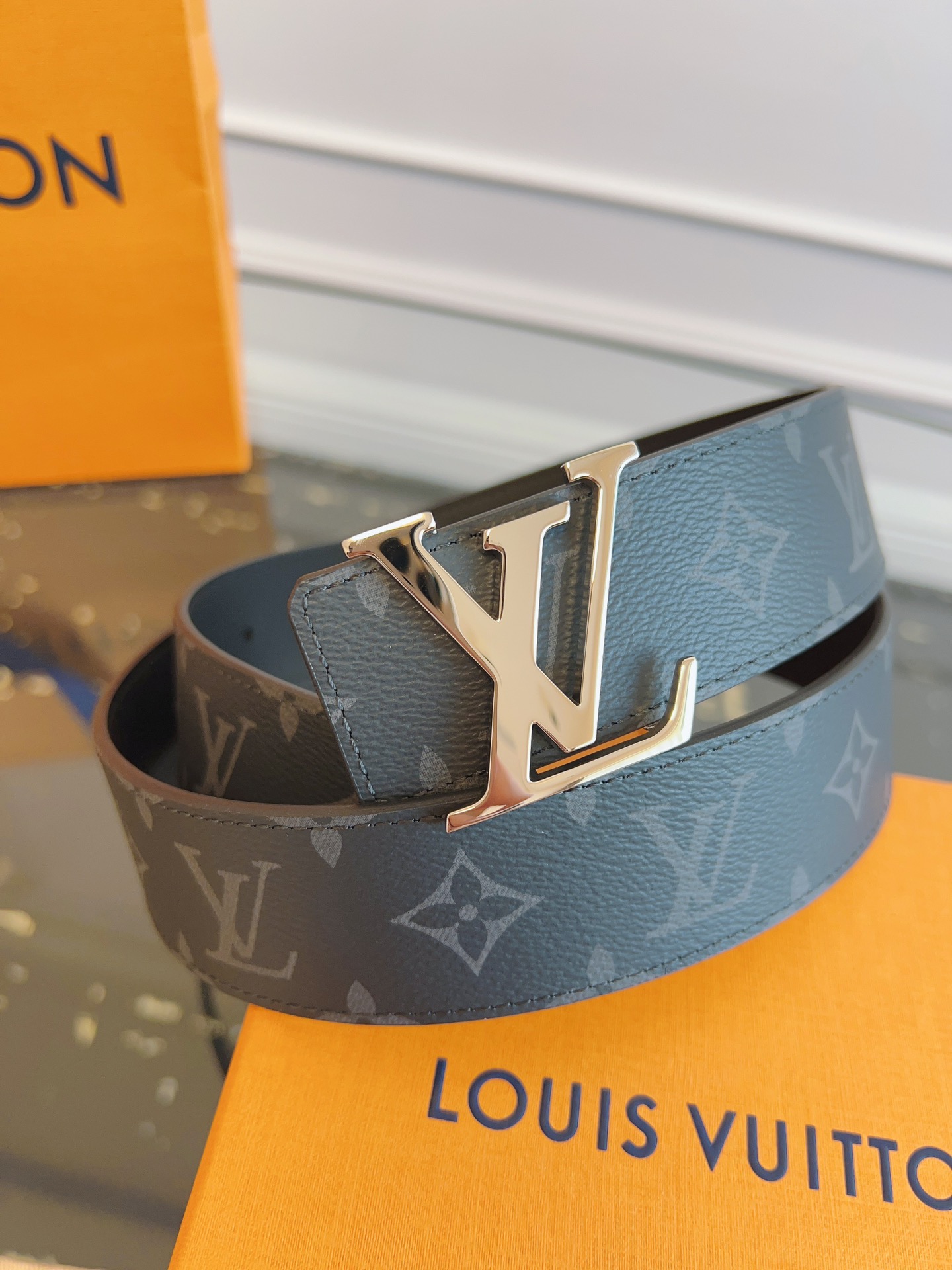 루이비통 Louis Vuitton 벨트 40mm