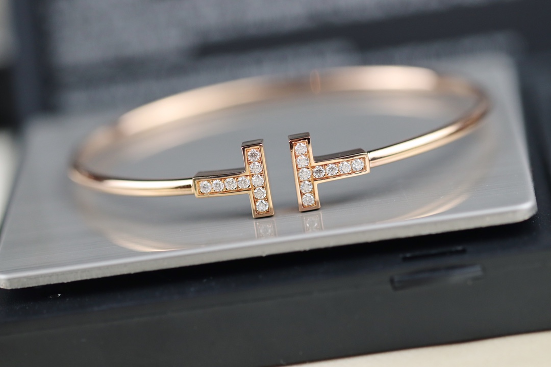 티파니 Tiffany&Co 스마일 브레이 Tiffany T 팔찌