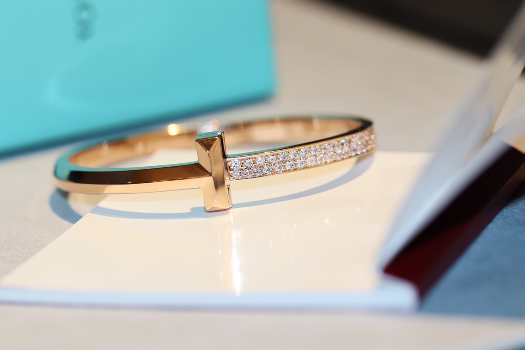 티파니 Tiffany&Co 스마일 브레이 Tiffany T 팔찌