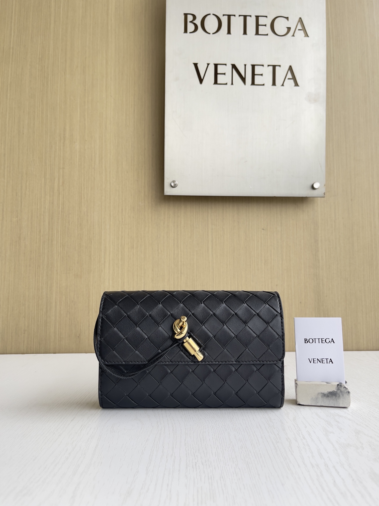 보테가 베네타 Bottega Veneta Bi-Fold Wallet 반지갑 741504