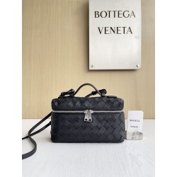 보테가베네타 Bottega Veneta 파우치