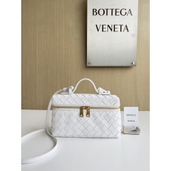 보테가베네타 Bottega Veneta 파우치