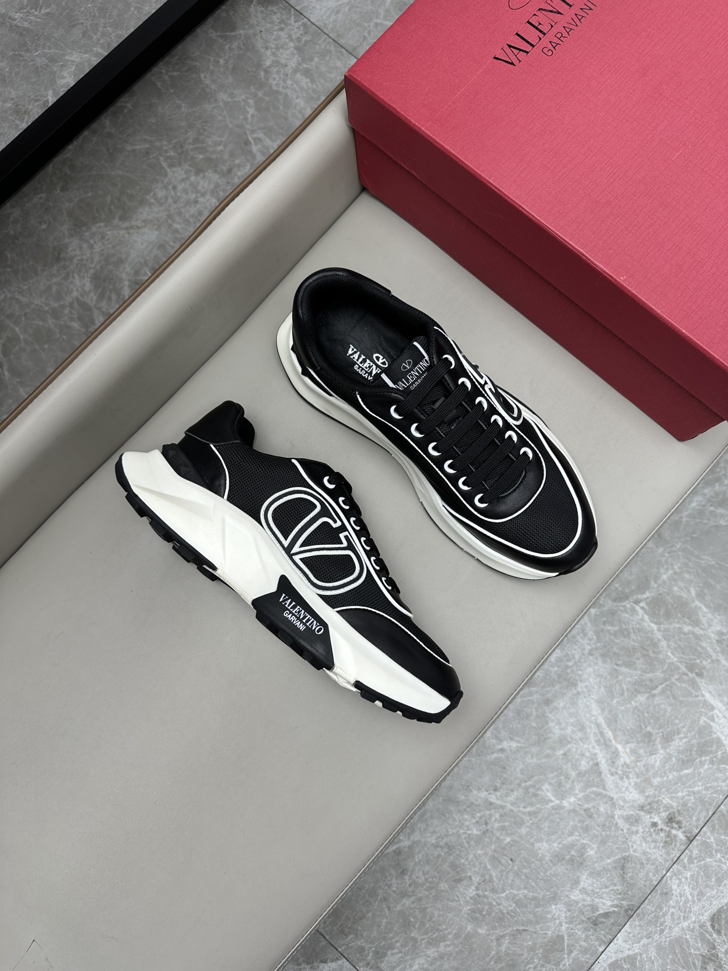발렌티노 Valentino 스니커즈