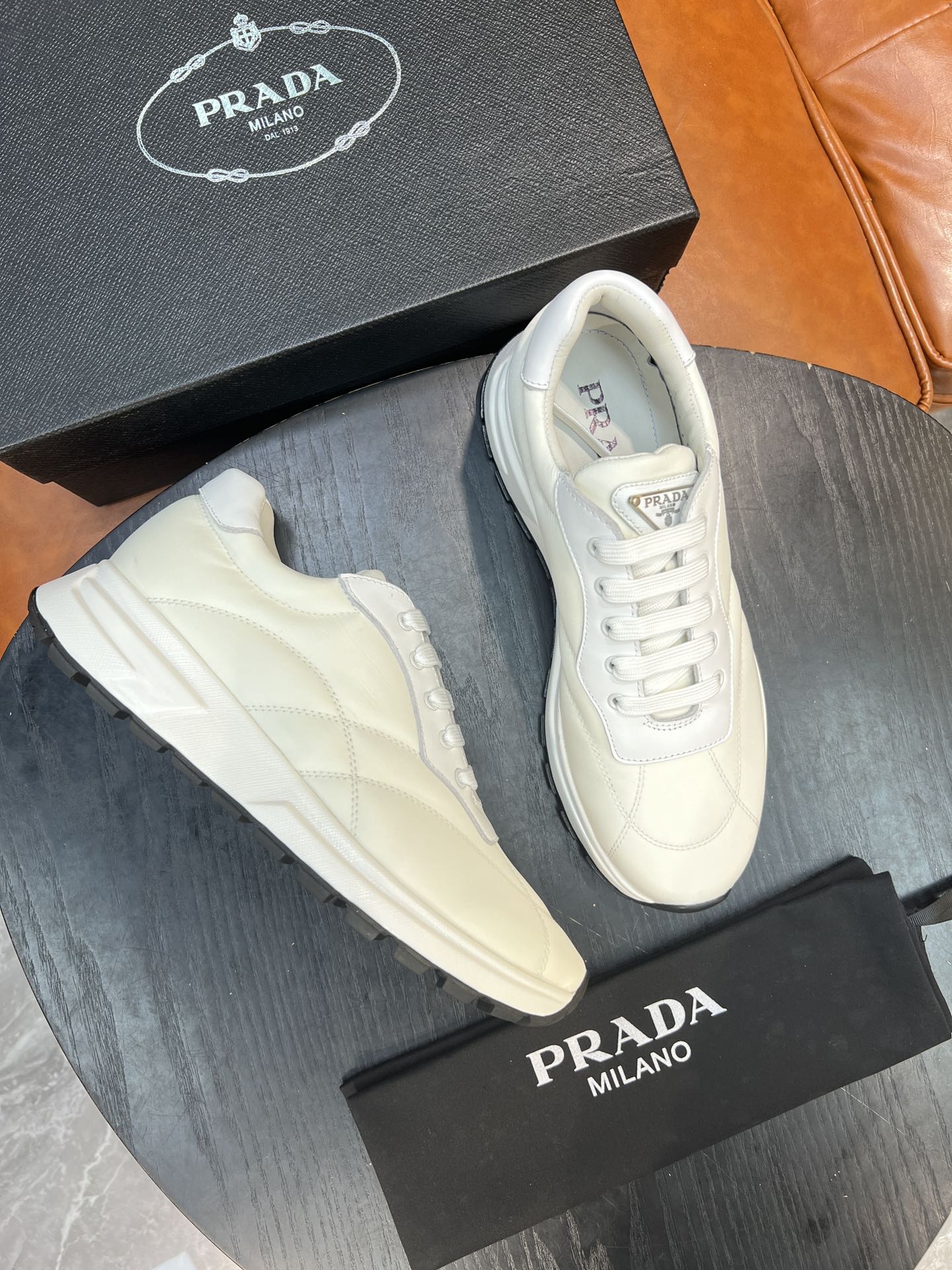 프라다 Prada 스니커즈