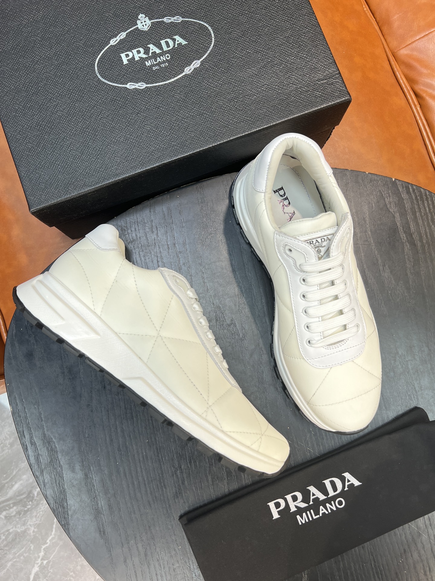 프라다 Prada 스니커즈
