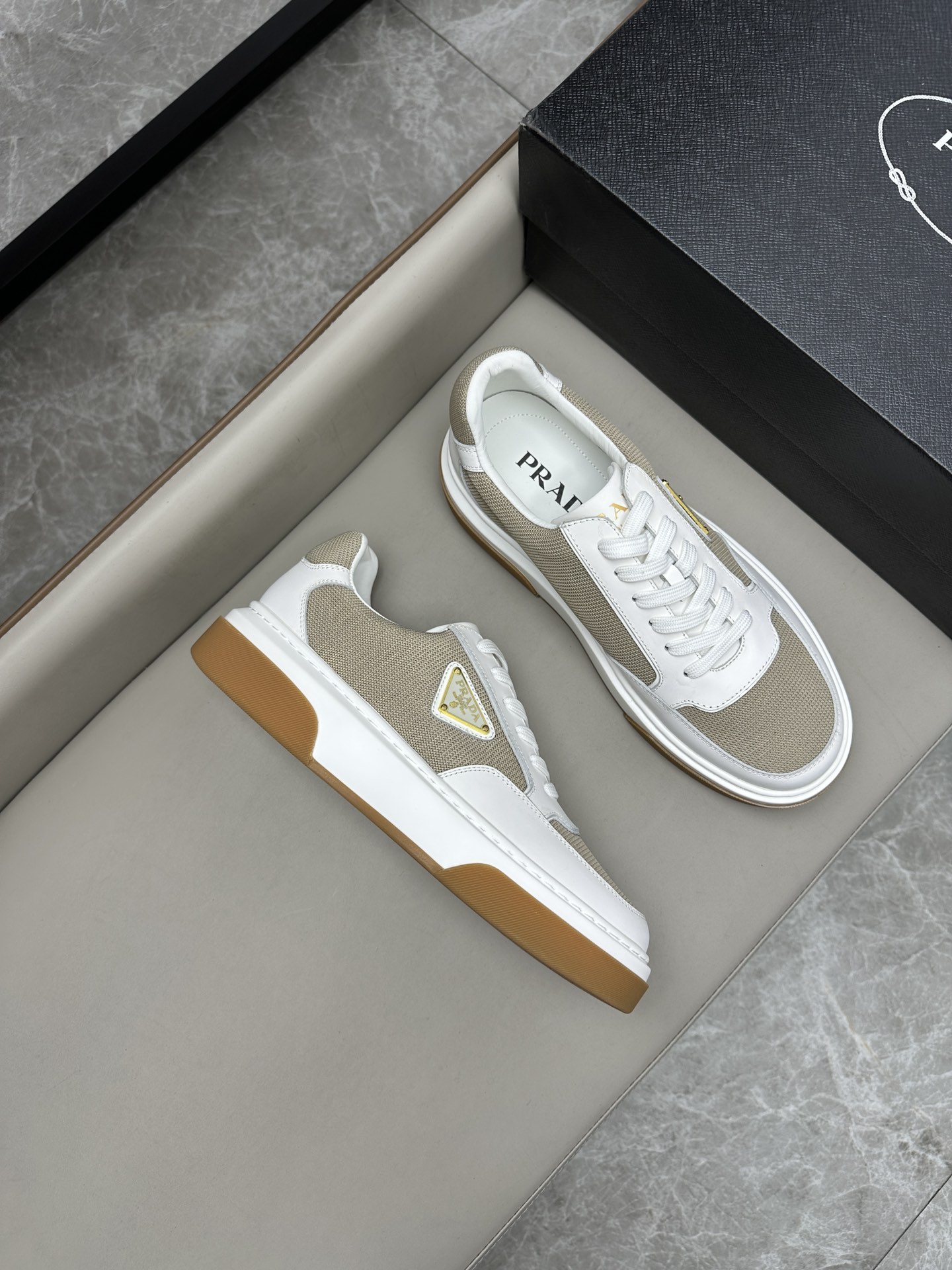 프라다 Prada 스니커즈