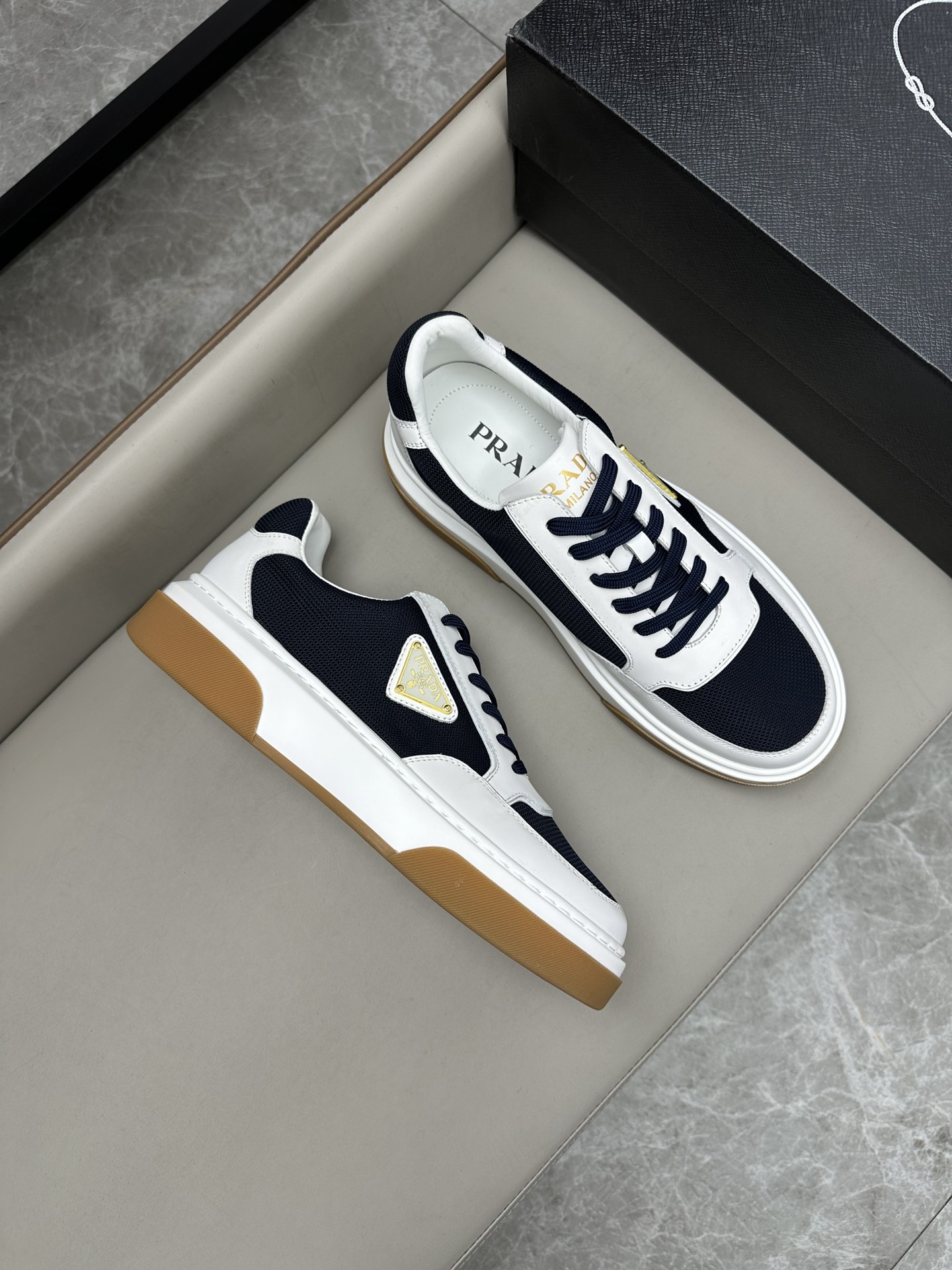 프라다 Prada 스니커즈