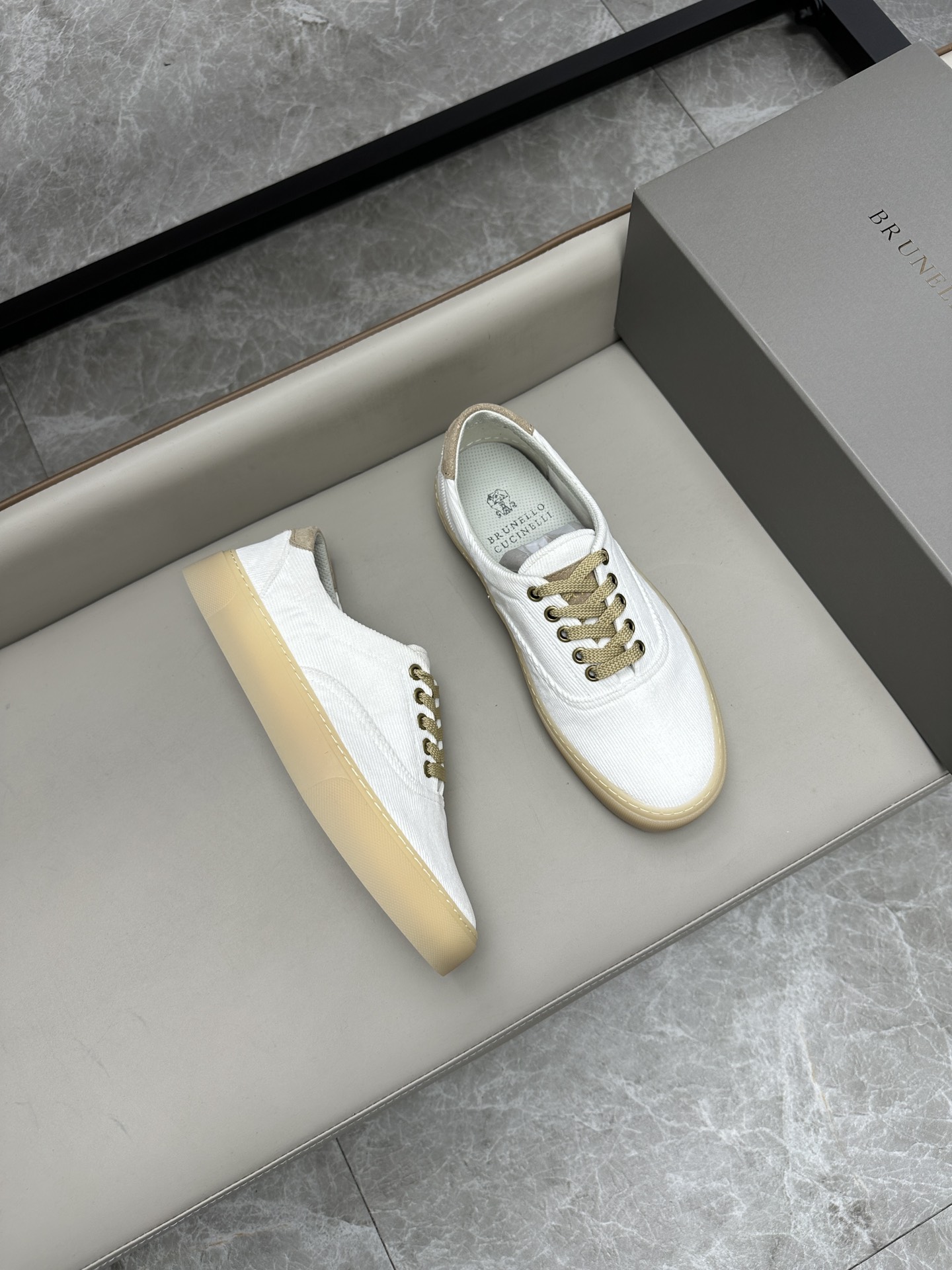 Brunello Cucinelli 스니커즈
