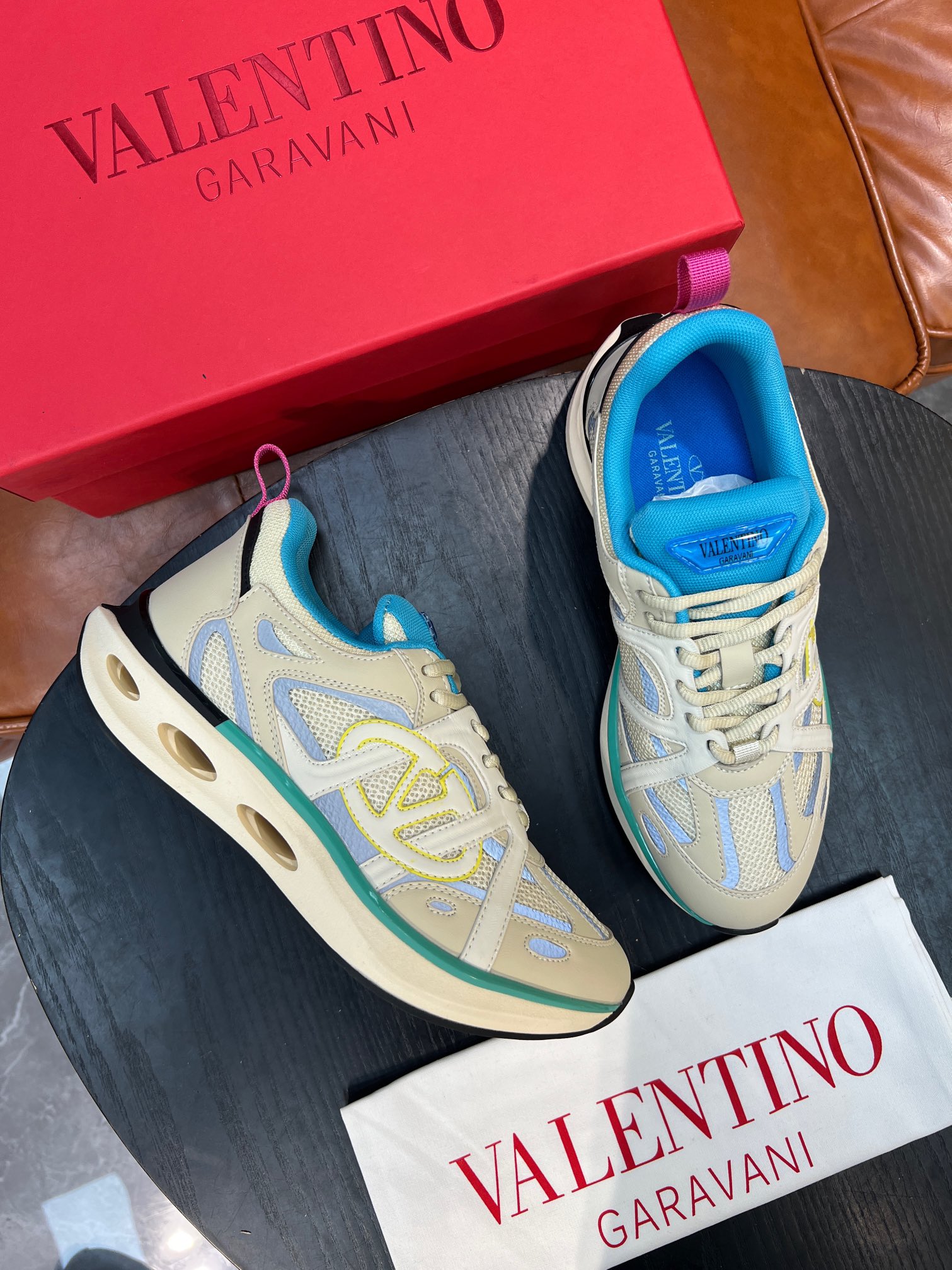 발렌티노 Valentino 스니커즈