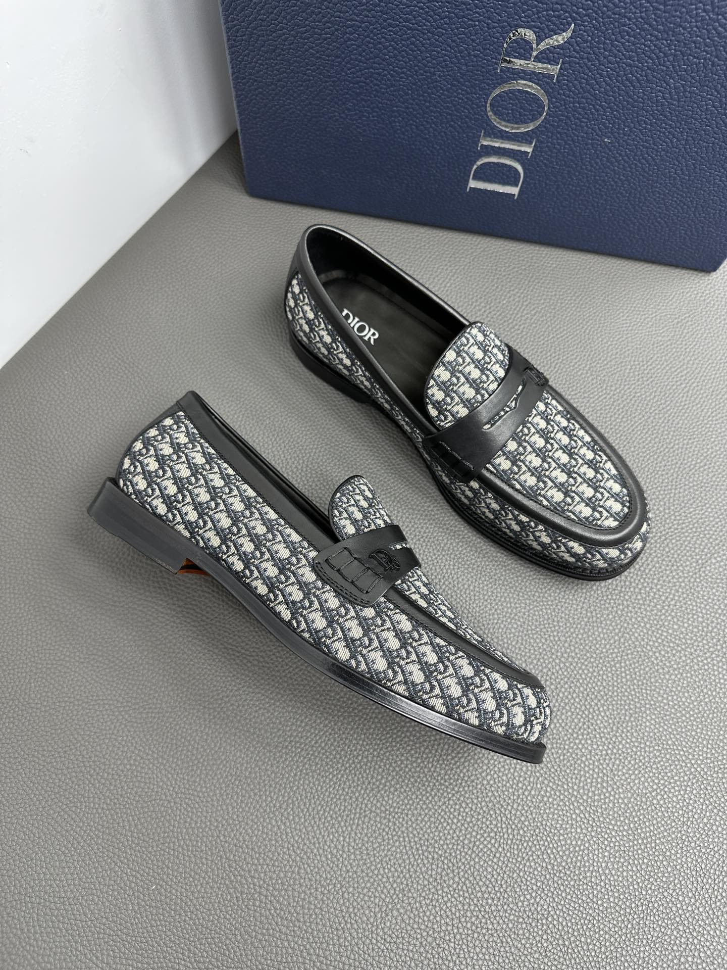 디올 Dior 로퍼