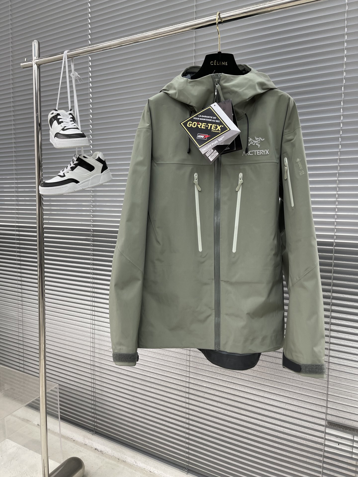 아크테릭스 ARC'TERYX 재킷