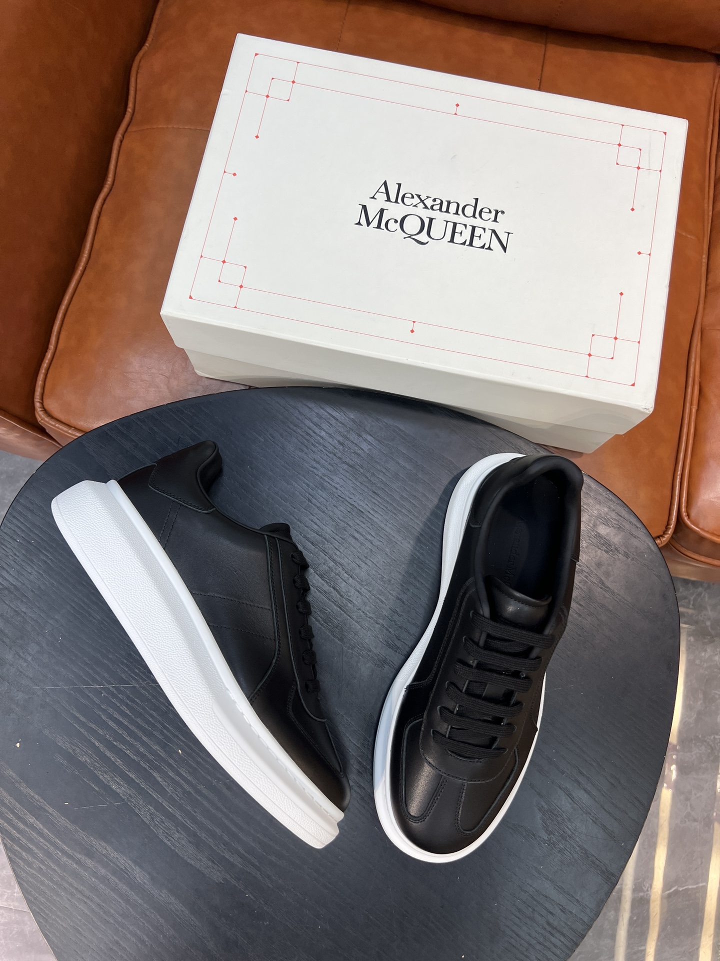 Alexander McQueen 스니커즈