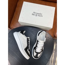 Alexander McQueen 스니커즈