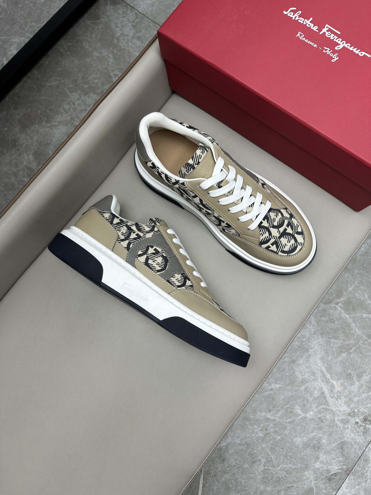 살바토레 페라가모 Salvatore Ferragamo 스니커즈