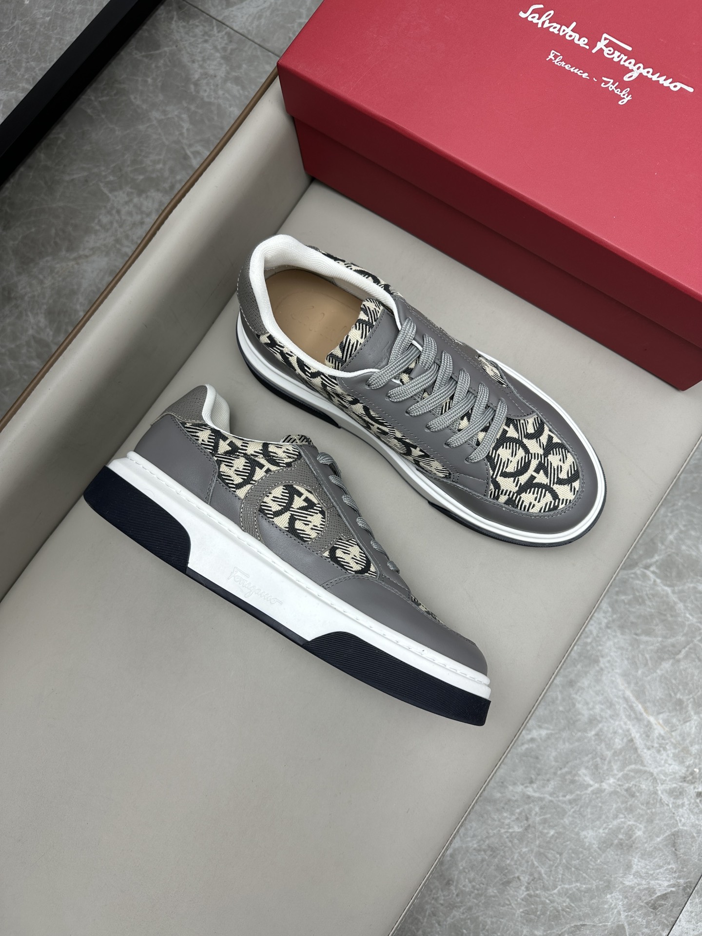 살바토레 페라가모 Salvatore Ferragamo 스니커즈