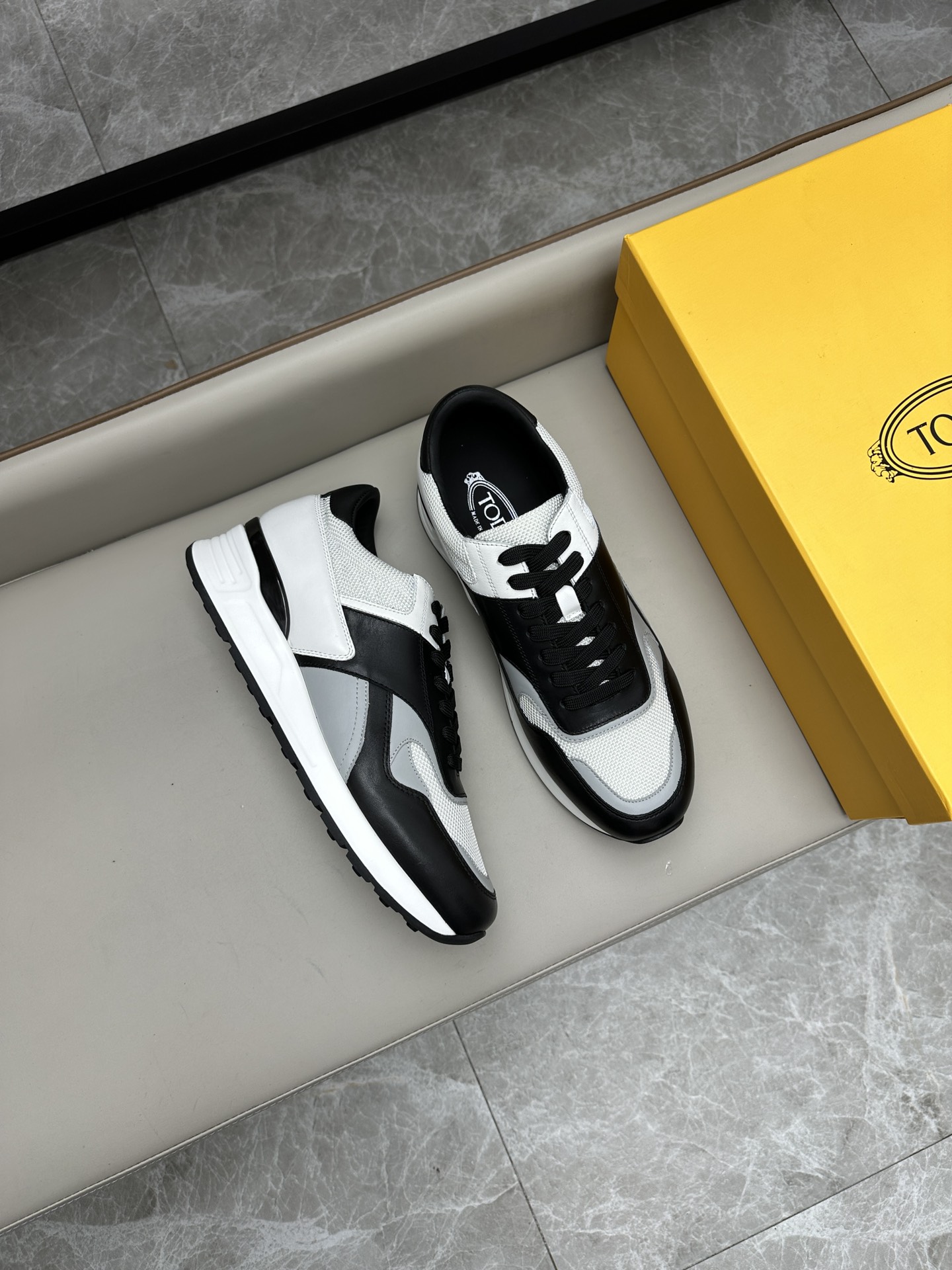 토즈 TOD'S 스니커즈