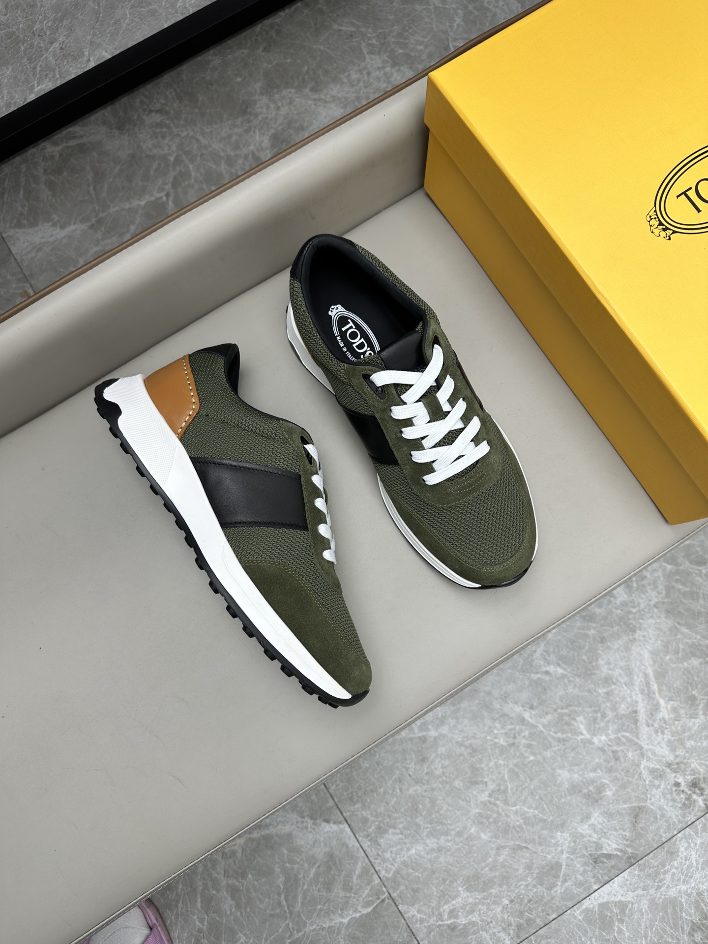 토즈 TOD'S 스니커즈