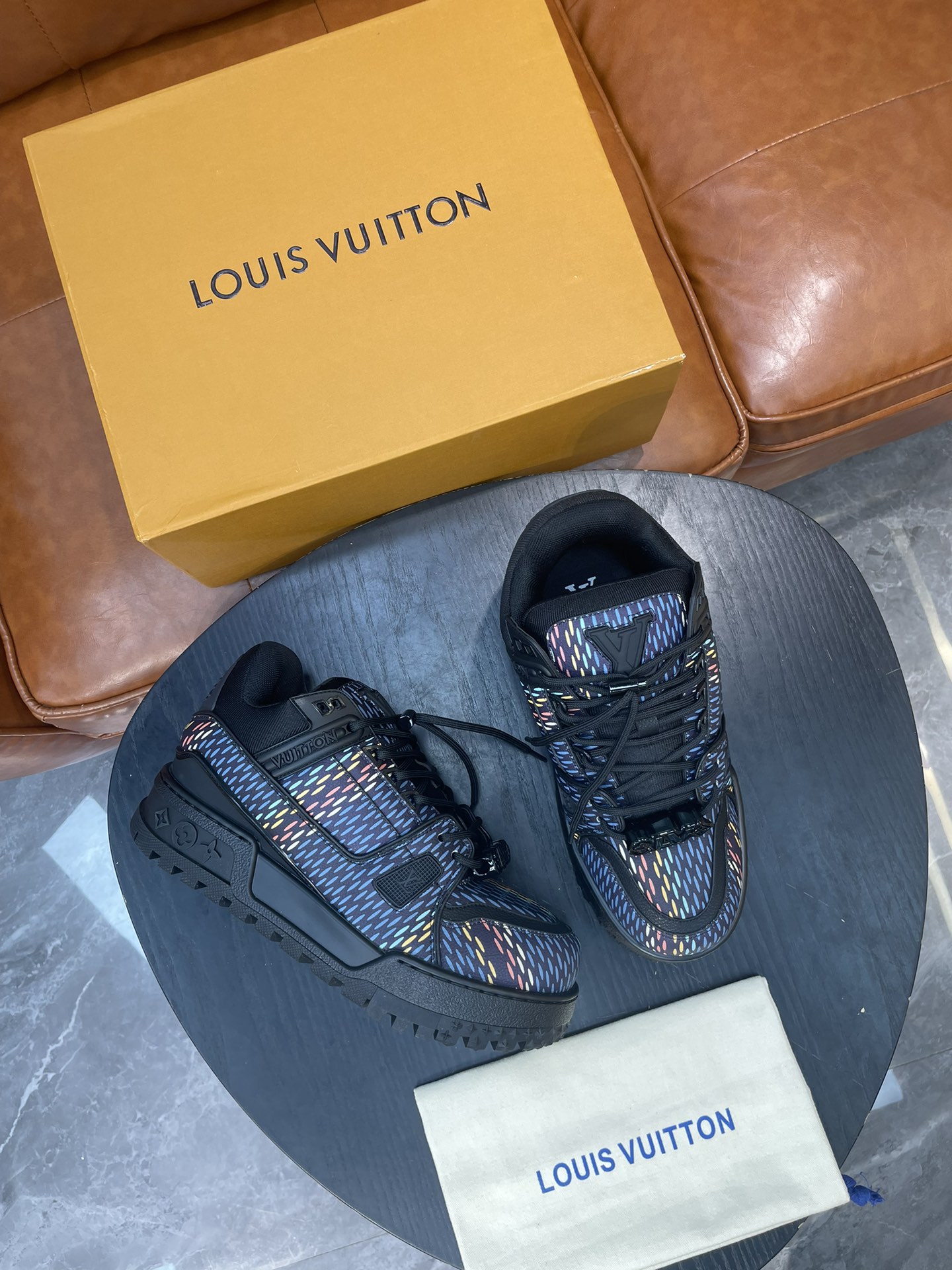 루이비통 Louis Vuitton 스니커즈