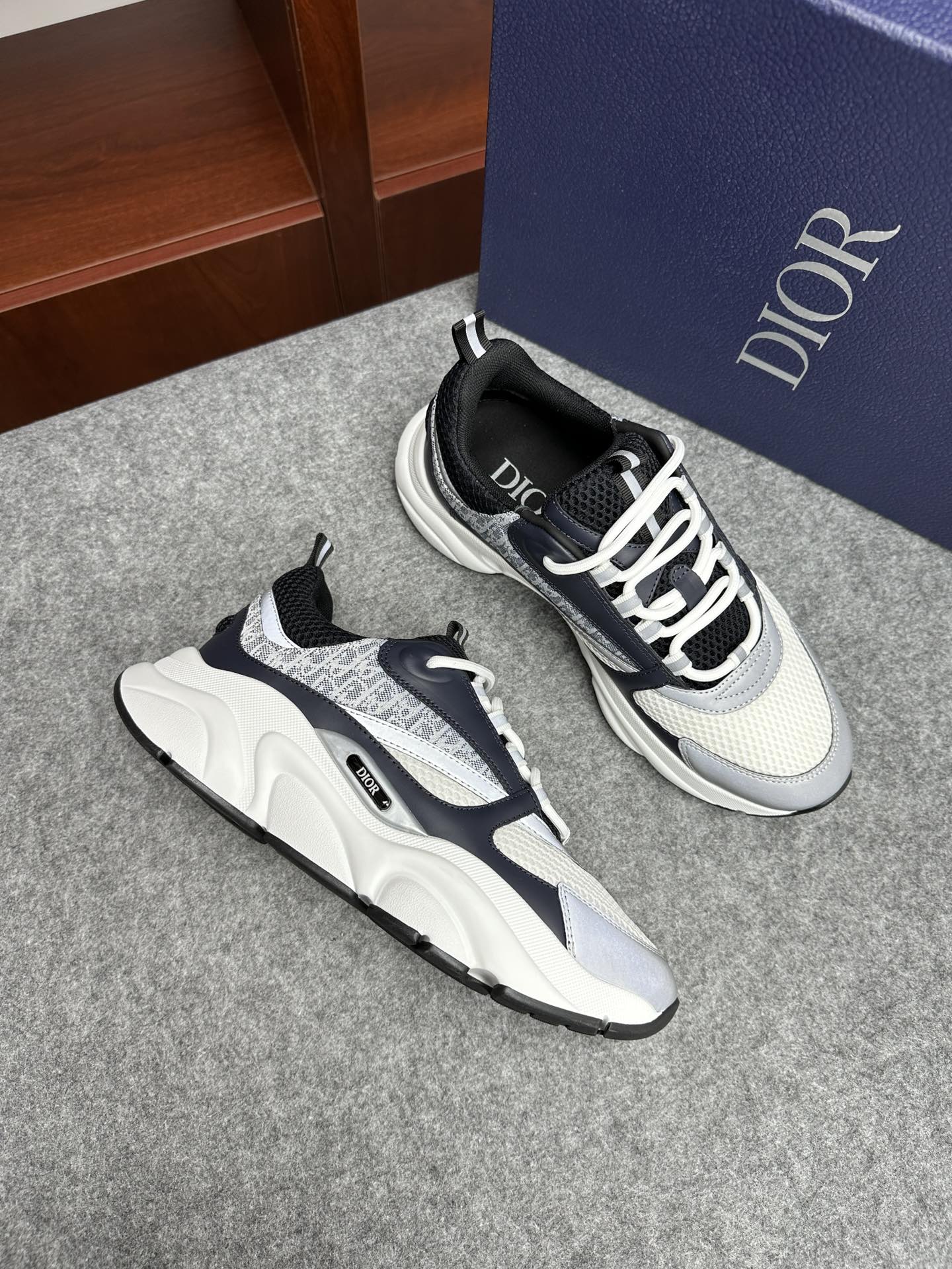 디올 Dior 스니커즈