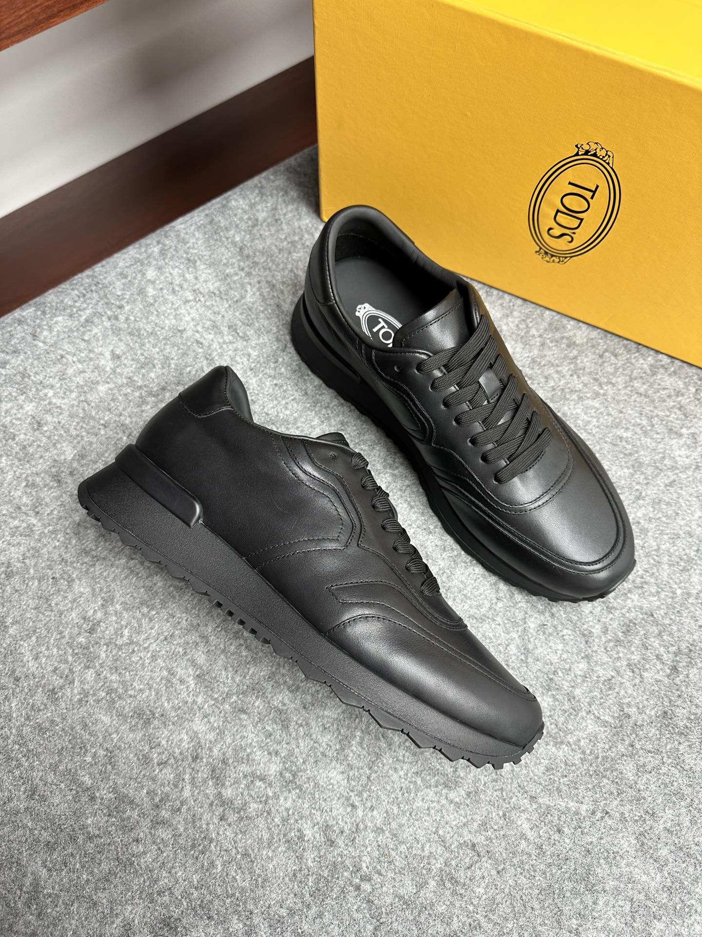 토즈 TOD'S 스니커즈