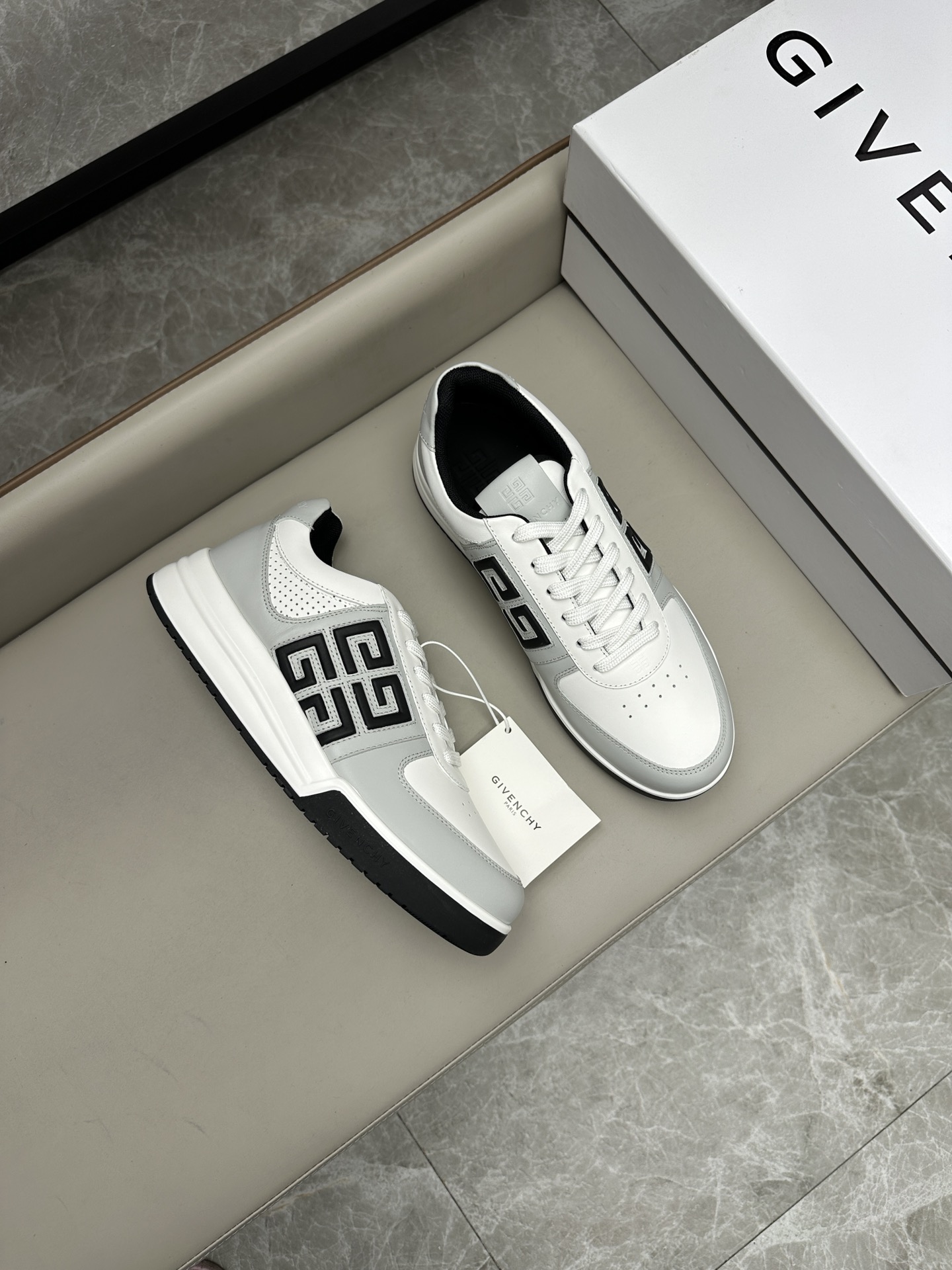 지방시 Givenchy 스니커즈
