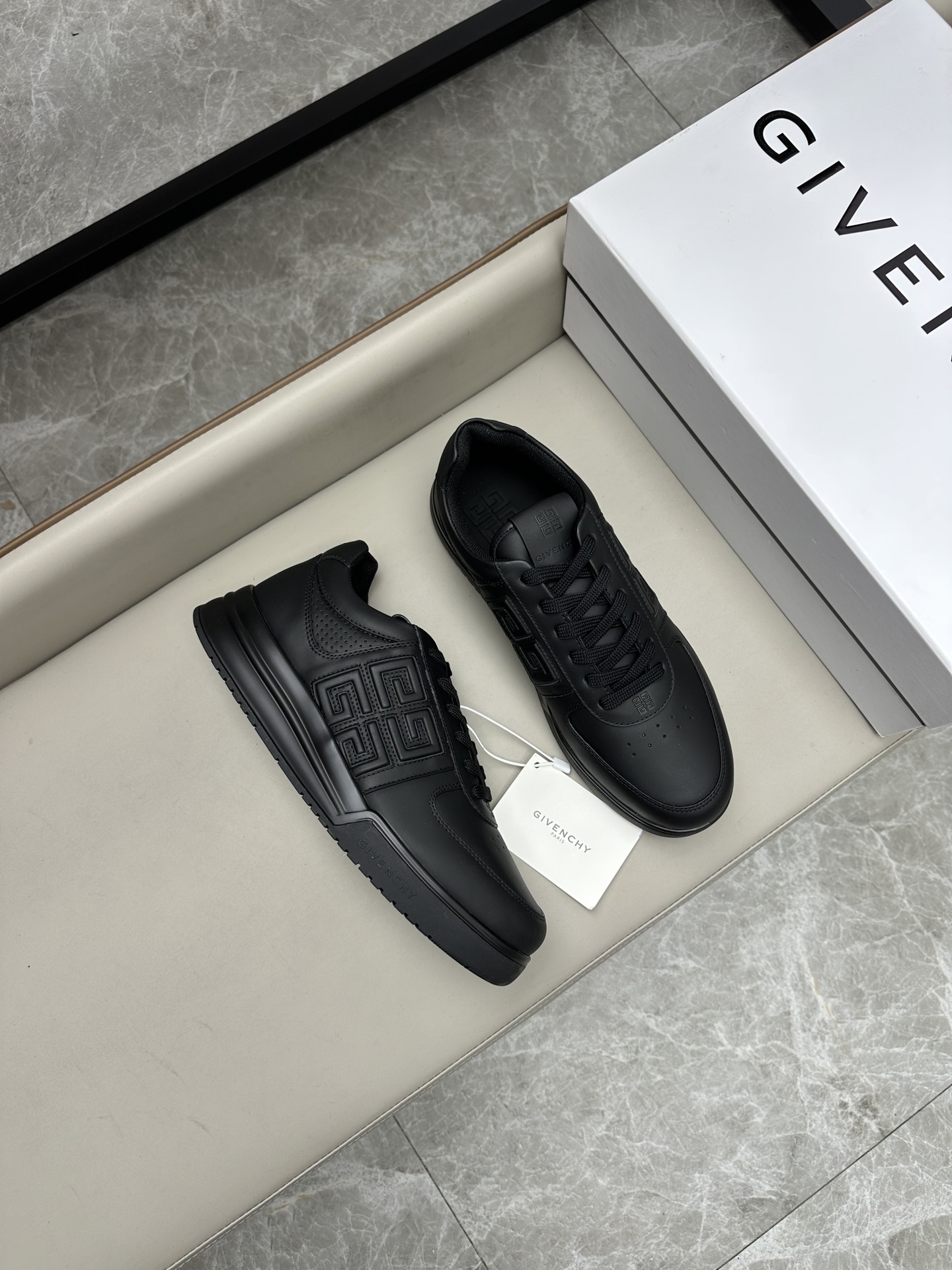 지방시 Givenchy 스니커즈