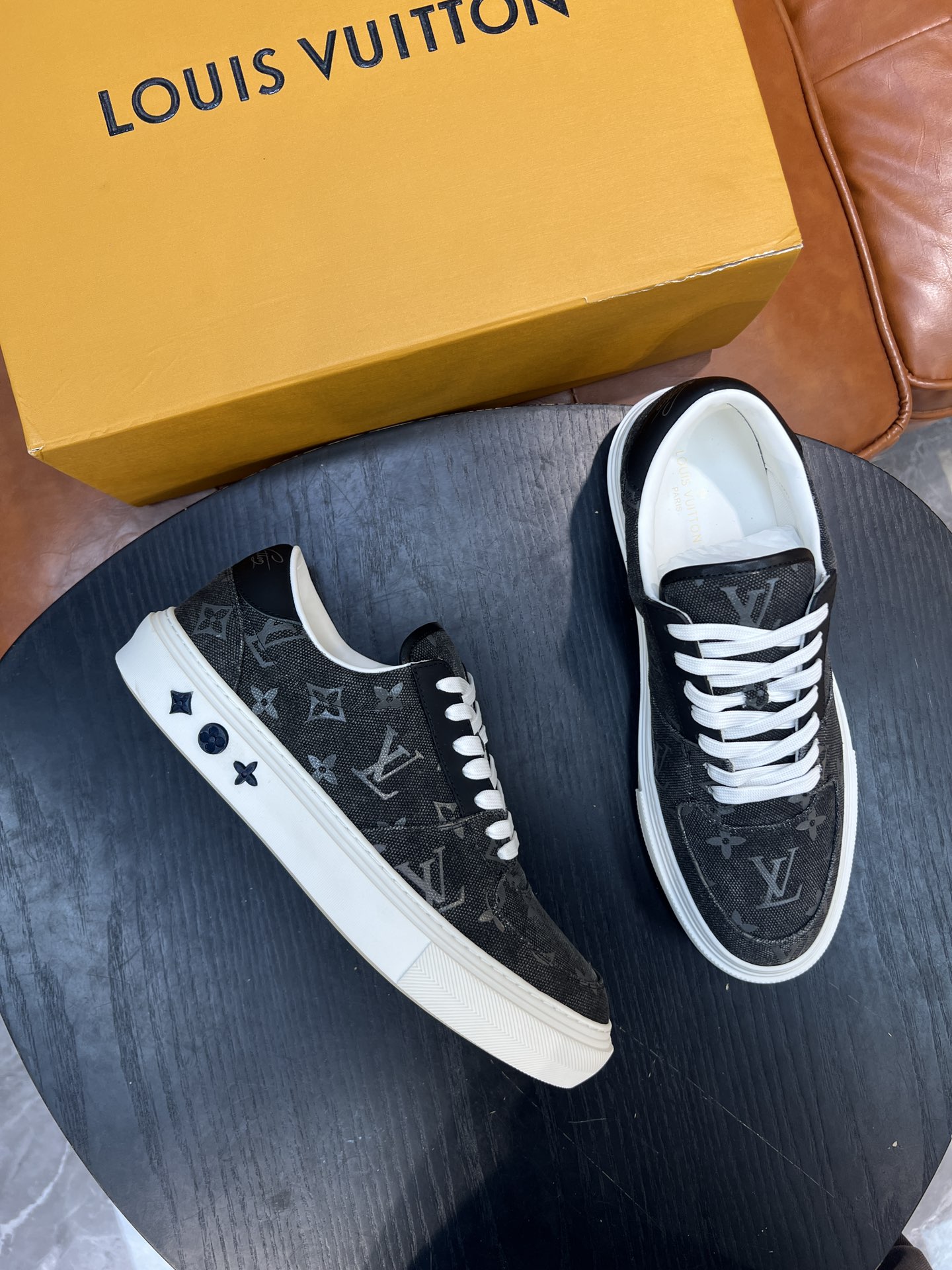 루이비통 Louis Vuitton 스니커즈
