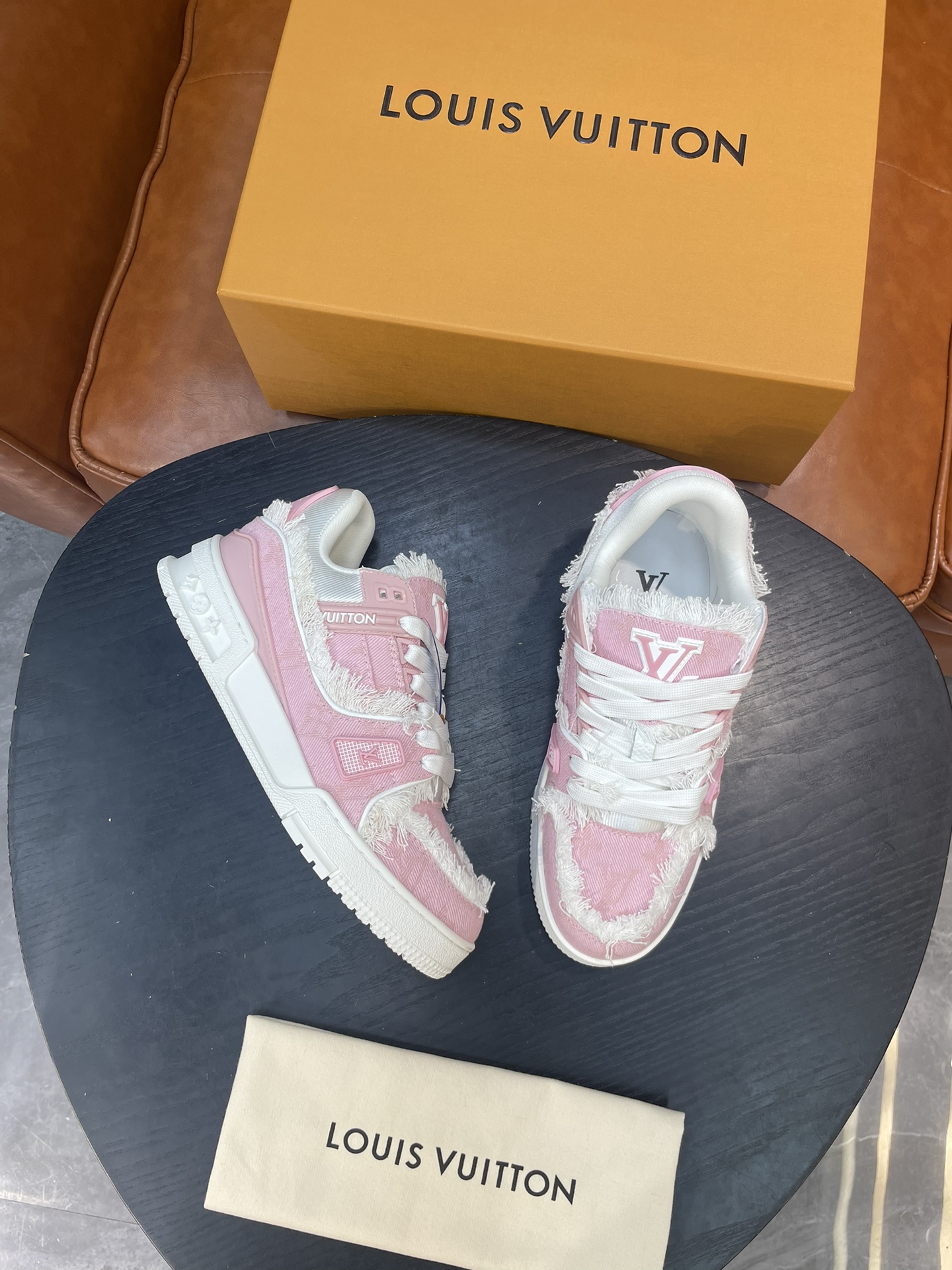 루이비통 Louis Vuitton 스니커즈