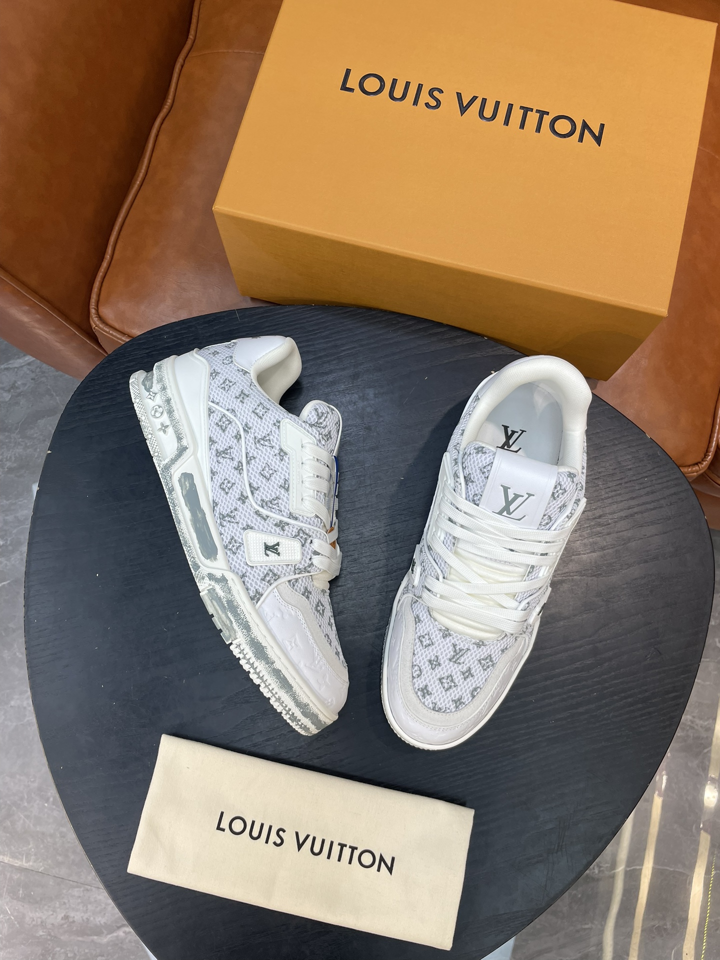 루이비통 Louis Vuitton 스니커즈