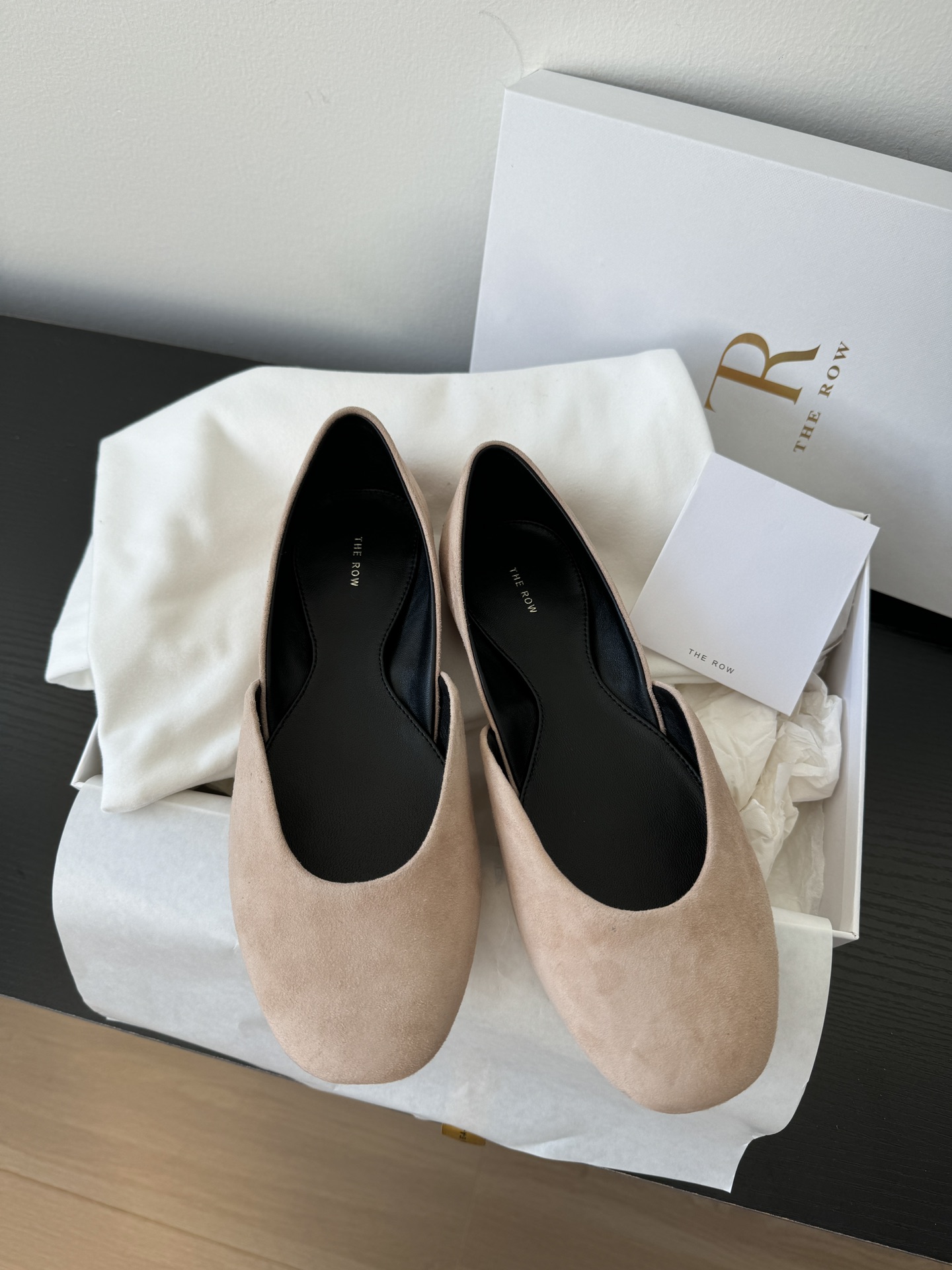 더 로우 The Row 펌프스