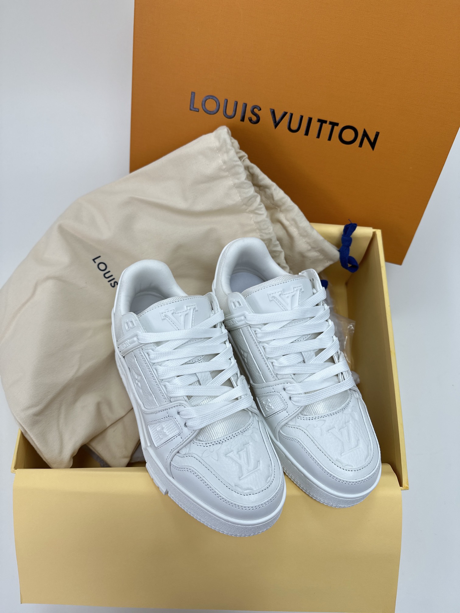 루이비통 Louis Vuitton 스니커즈